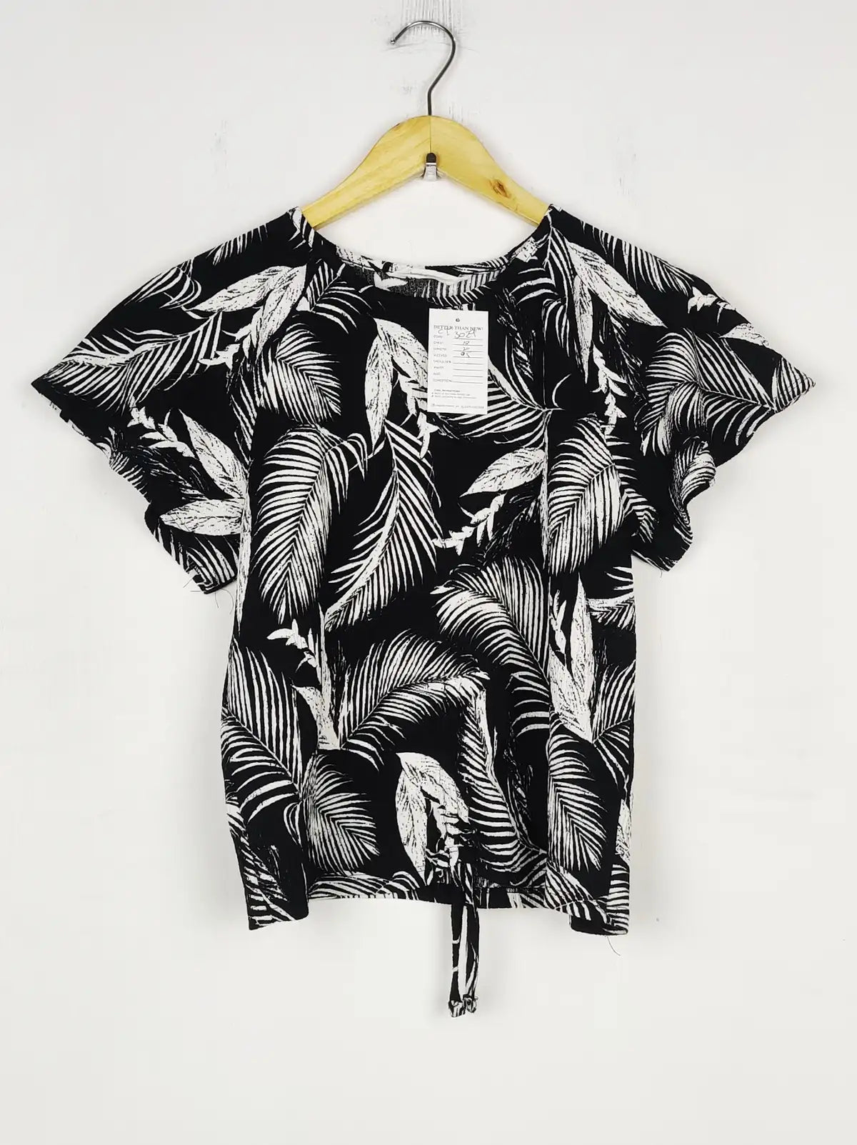 Buy online pre-used pre-loved 100% authentic & Original branded H&M (CT-3029) available in Pakistan. Top international brands avilable.
