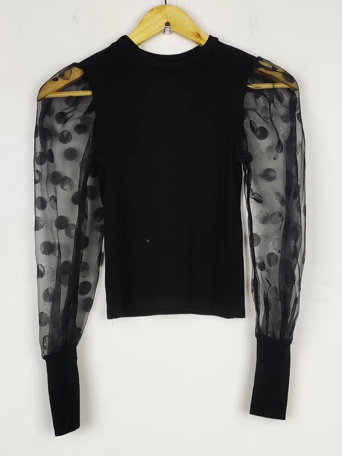 Buy online pre-used pre-loved 100% authentic & Original branded Unknown Brand (CT-3036) available in Pakistan. Top international brands avilable.