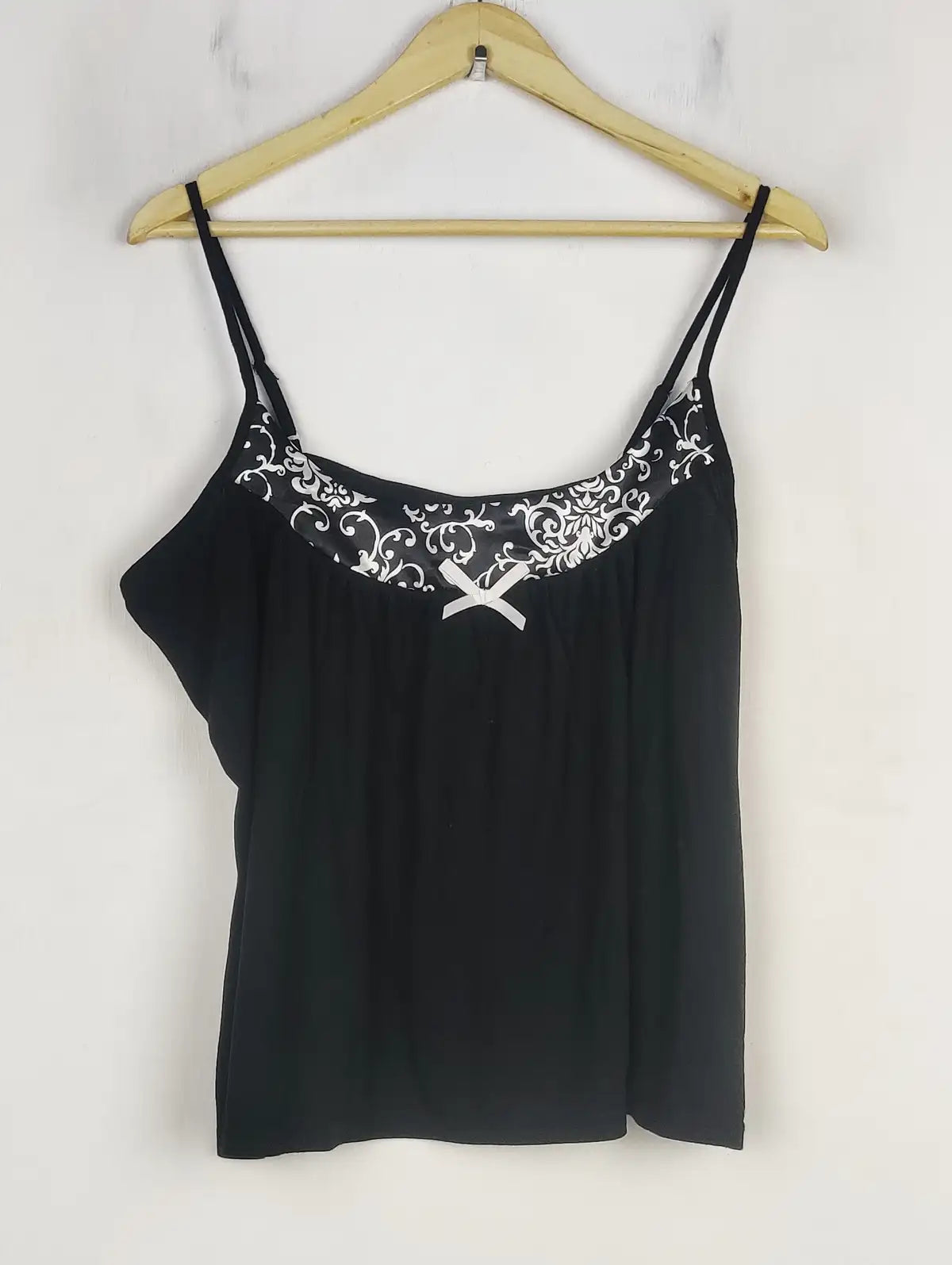 Buy online pre-used pre-loved 100% authentic & Original branded Ethel Austin (CT-3136) available in Pakistan. Top international brands avilable.