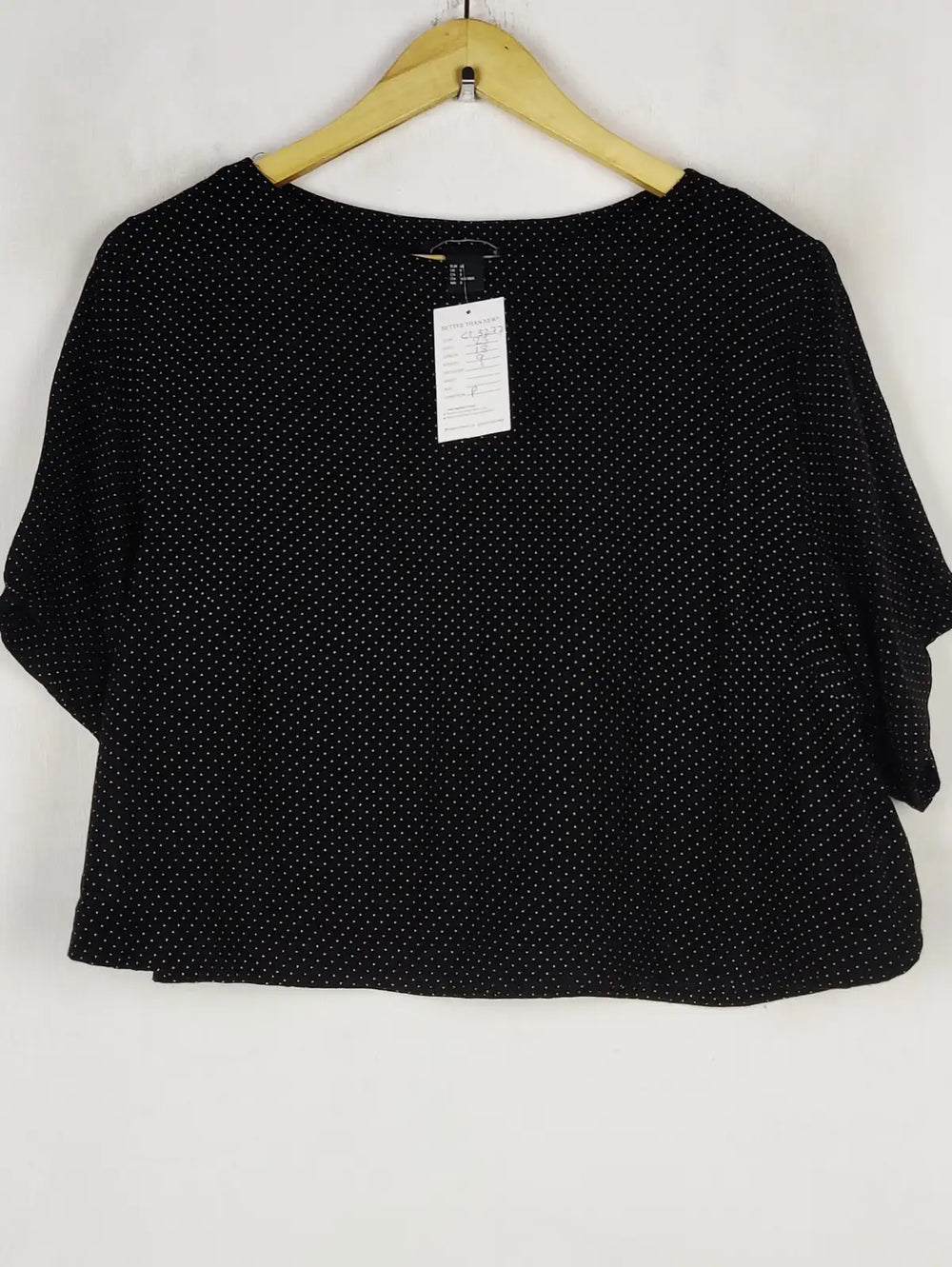 Buy online pre-used pre-loved 100% authentic & Original branded H&M (CT-3277) available in Pakistan. Top international brands avilable.