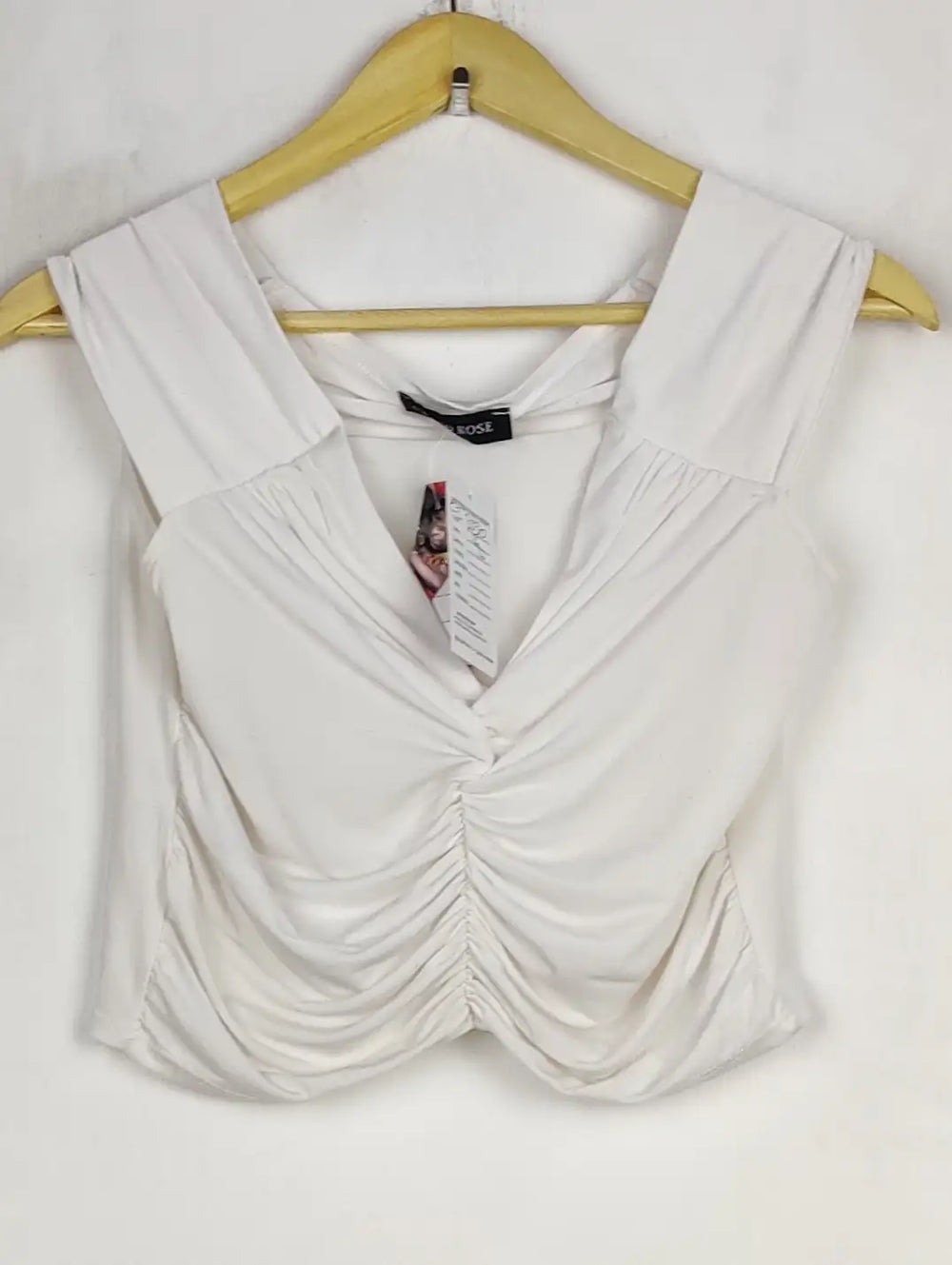 Buy online pre-used pre-loved 100% authentic & Original branded Cameo Rose (CT-3330) available in Pakistan. Top international brands avilable.