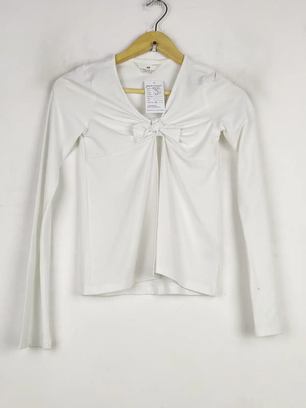 Buy online pre-used pre-loved 100% authentic & Original branded H&M (CT-3531) available in Pakistan. Top international brands avilable.