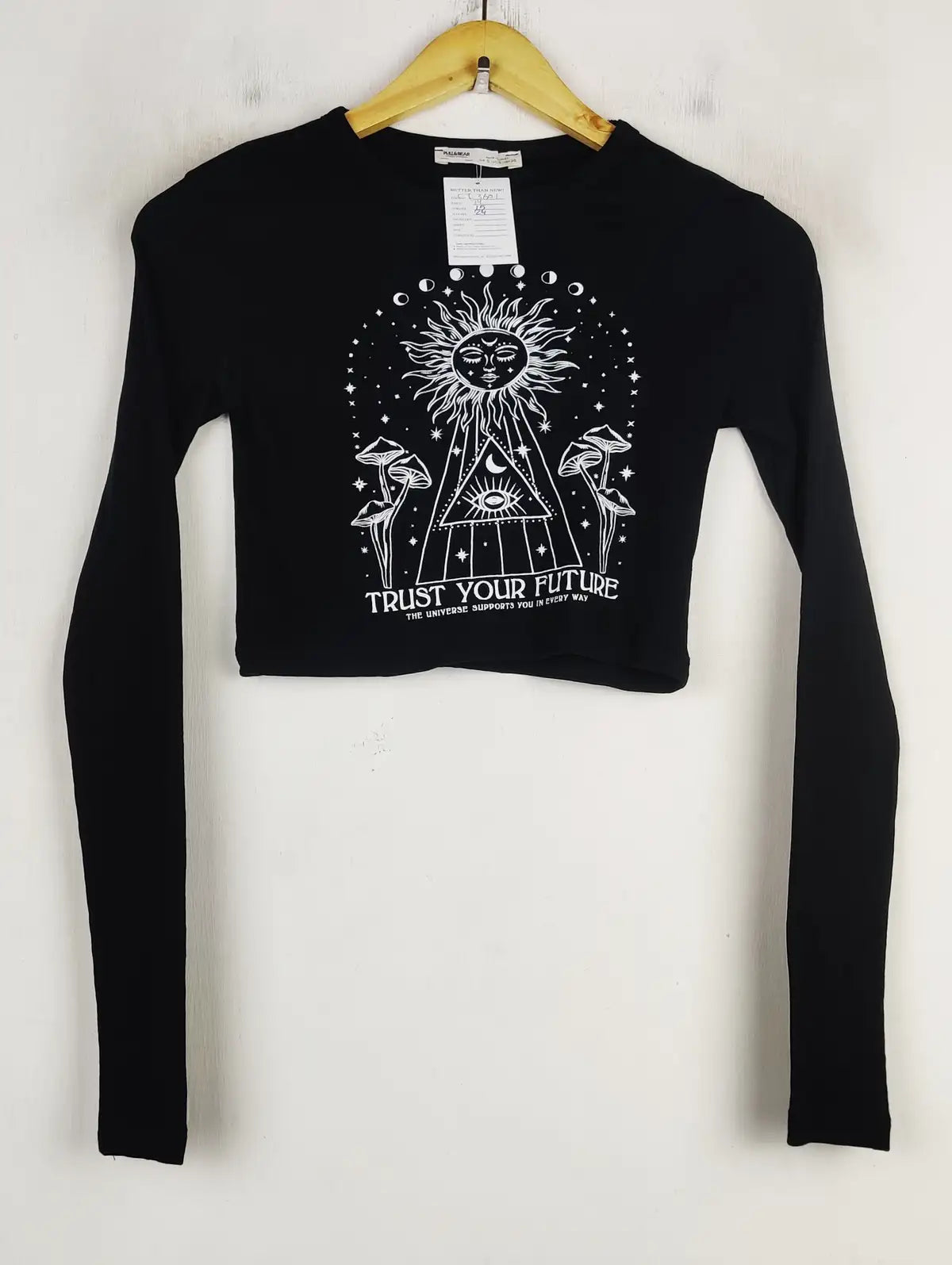 Buy online pre-used pre-loved 100% authentic & Original branded Pull&Bear (CT-3601) available in Pakistan. Top international brands avilable.