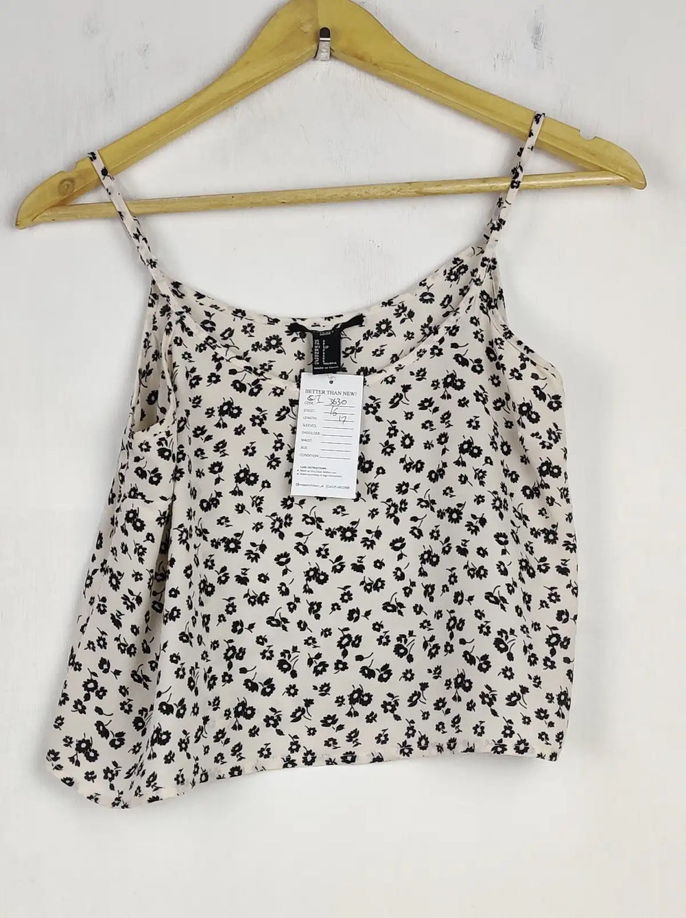 Buy online pre-used pre-loved 100% authentic & Original branded Prettylittlething (CT-3630) available in Pakistan. Top international brands avilable.