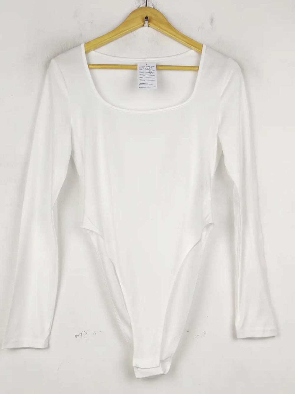 Buy online pre-used pre-loved 100% authentic & Original branded Unknown Brand (CT-3885) available in Pakistan. Top international brands avilable.