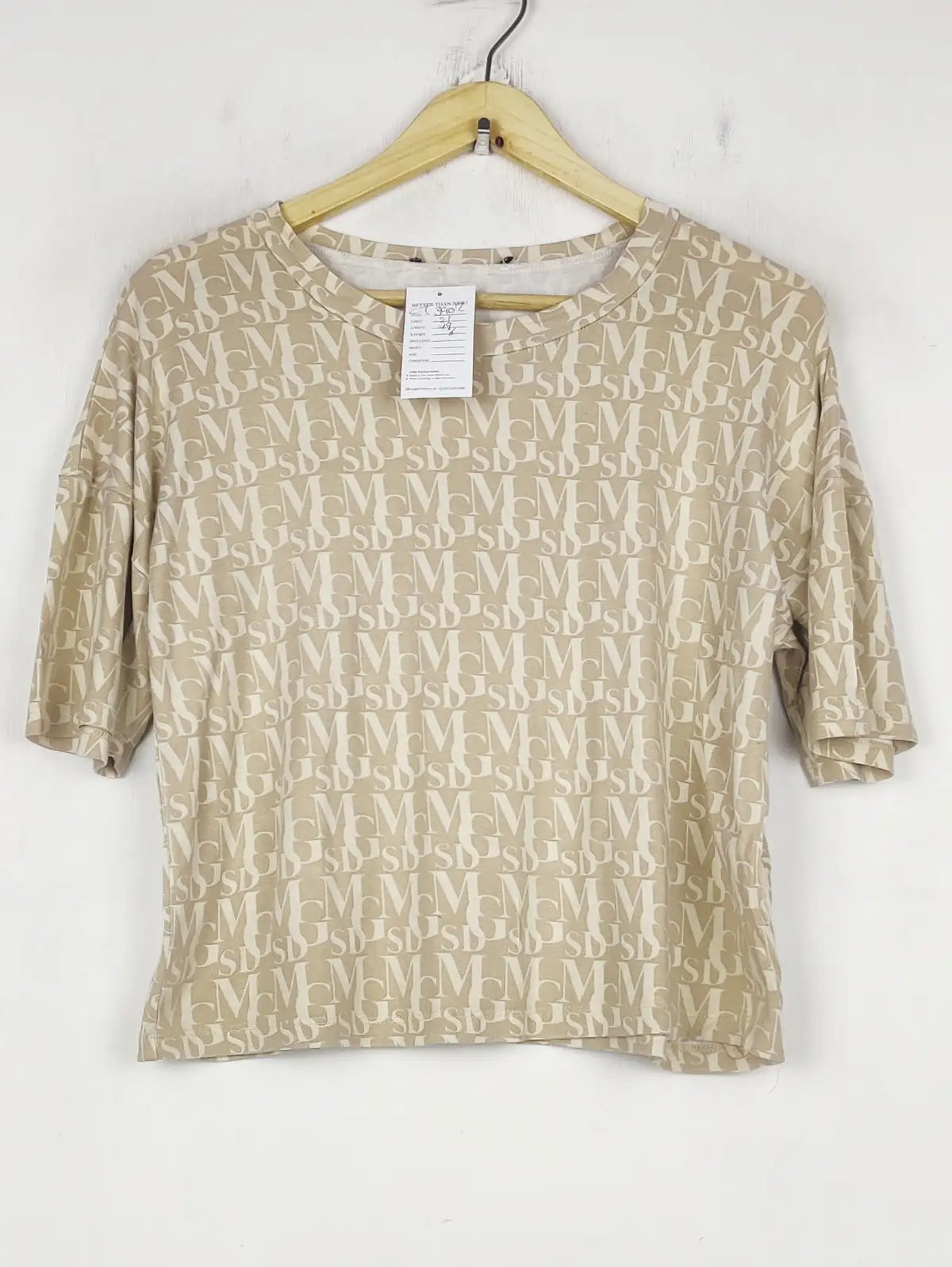 Buy online pre-used pre-loved 100% authentic & Original branded Unknown Brand (CT-3902) available in Pakistan. Top international brands avilable.
