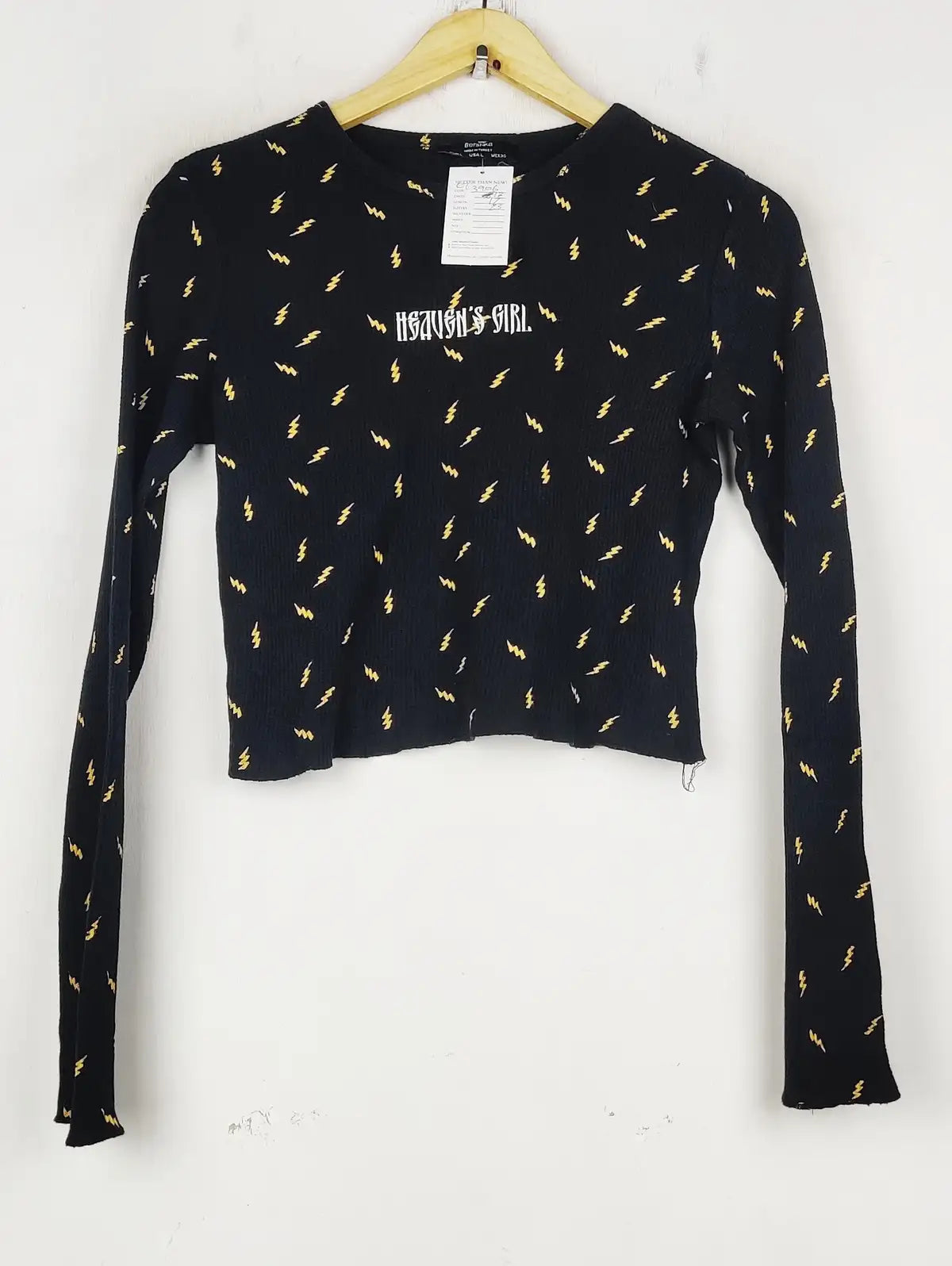 Buy online pre-used pre-loved 100% authentic & Original branded Bershka (CT-3906) available in Pakistan. Top international brands avilable.