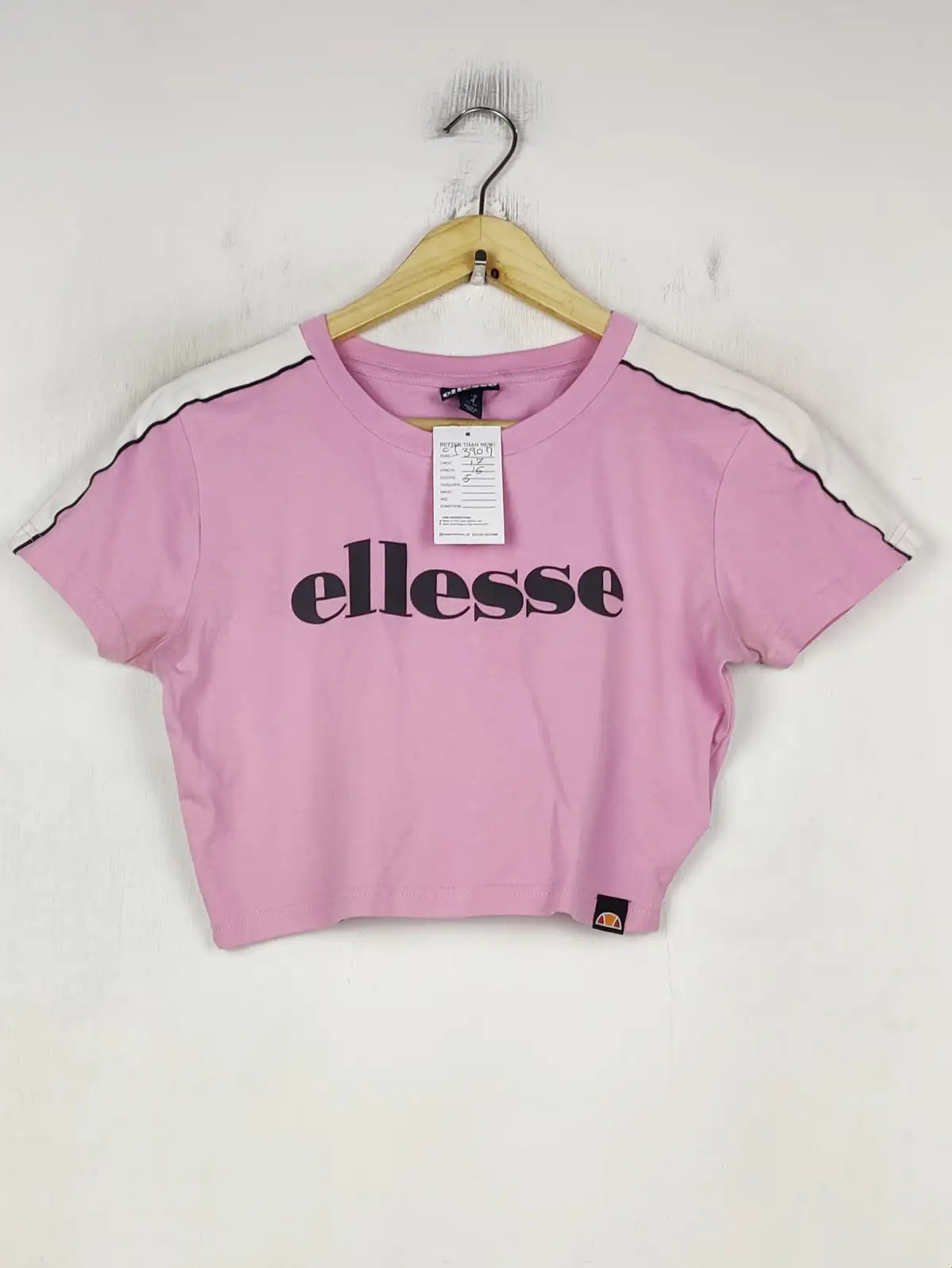Buy online pre-used pre-loved 100% authentic & Original branded Ellesse (CT-3907) available in Pakistan. Top international brands avilable.