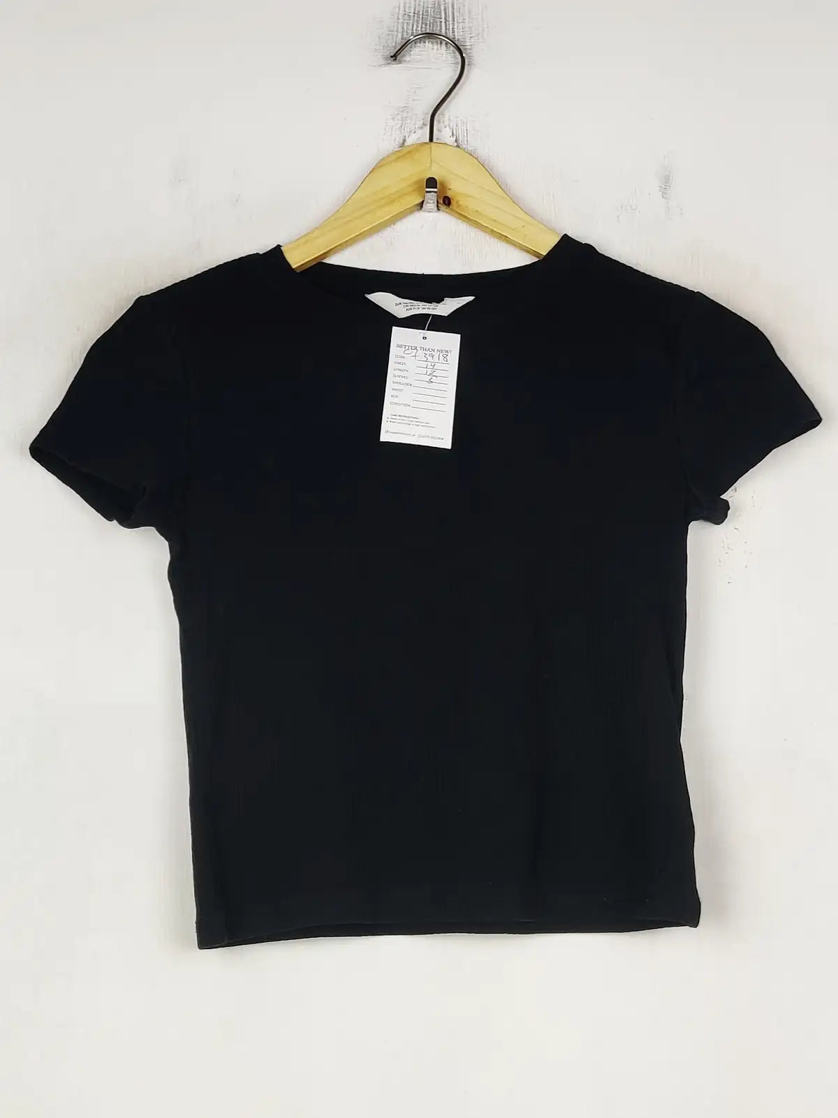 Buy online pre-used pre-loved 100% authentic & Original branded H&M (CT-3918) available in Pakistan. Top international brands avilable.