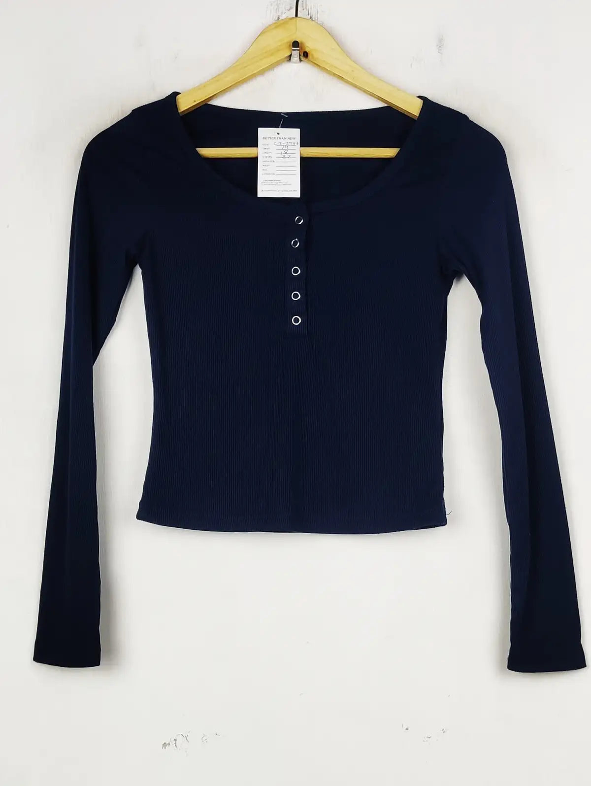 Buy online pre-used pre-loved 100% authentic & Original branded Unknown Brand (CT-3947) available in Pakistan. Top international brands avilable.