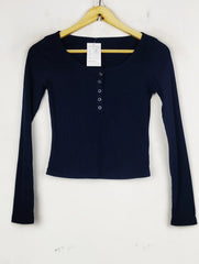 Buy online pre-used pre-loved 100% authentic & Original branded Unknown Brand (CT-3947) available in Pakistan. Top international brands avilable.