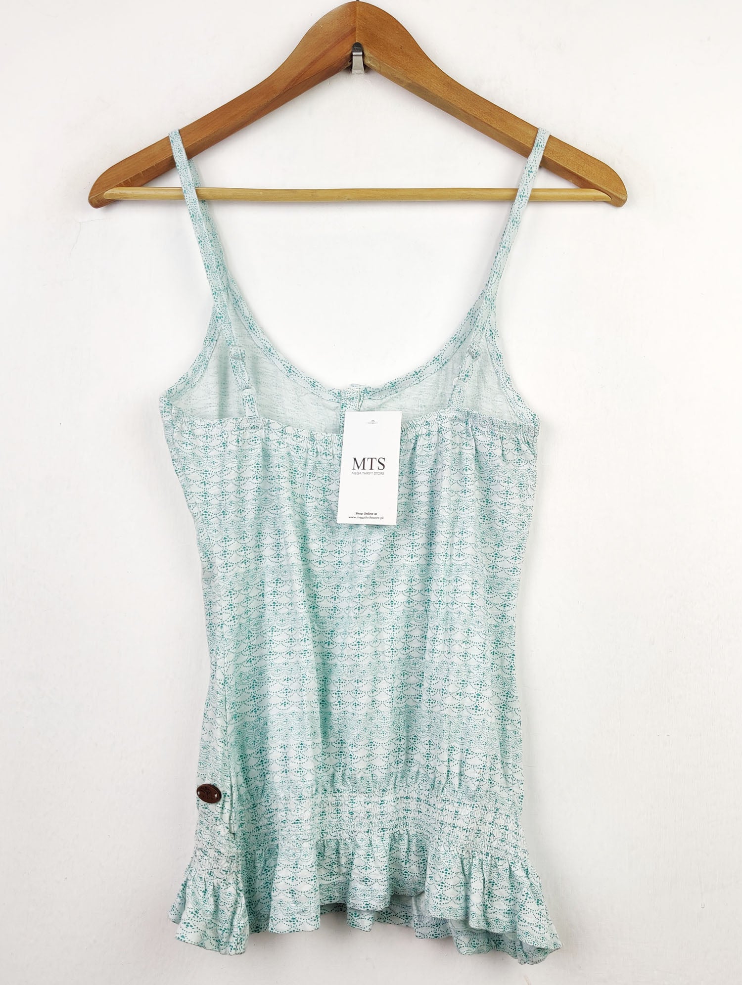 Buy online pre-used pre-loved 100% authentic & Original branded Roxy (CT-397) available in Pakistan. Top international brands avilable.