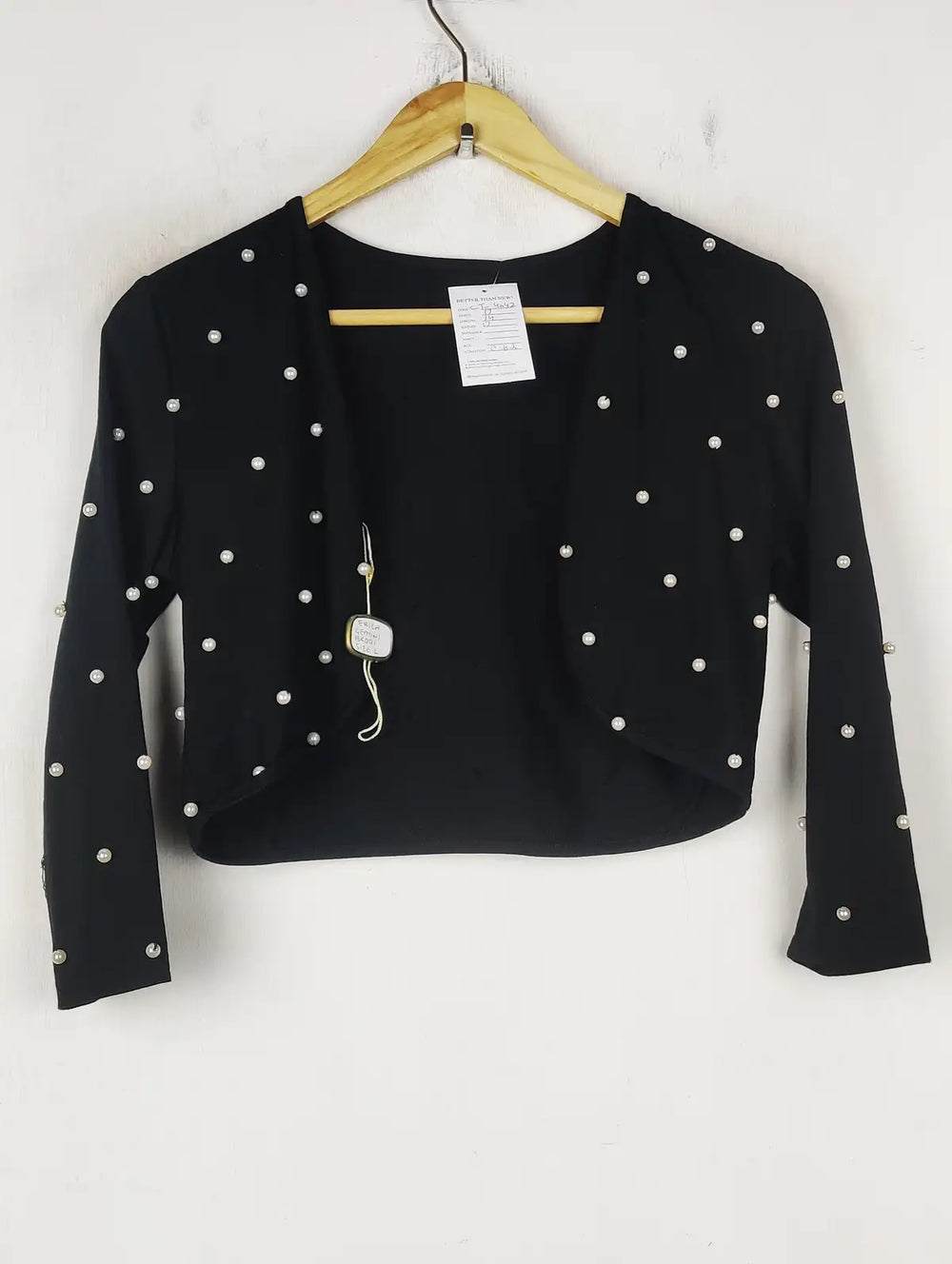 Buy online pre-used pre-loved 100% authentic & Original branded Unknown Brand (CT-4042) available in Pakistan. Top international brands avilable.