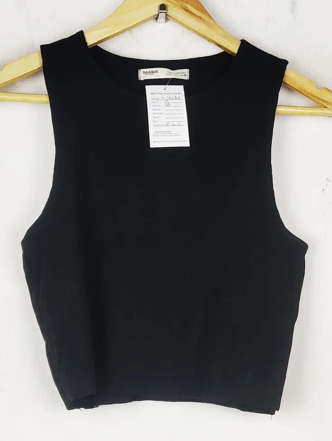 Buy online pre-used pre-loved 100% authentic & Original branded Pull&Bear (CT-4083) available in Pakistan. Top international brands avilable.