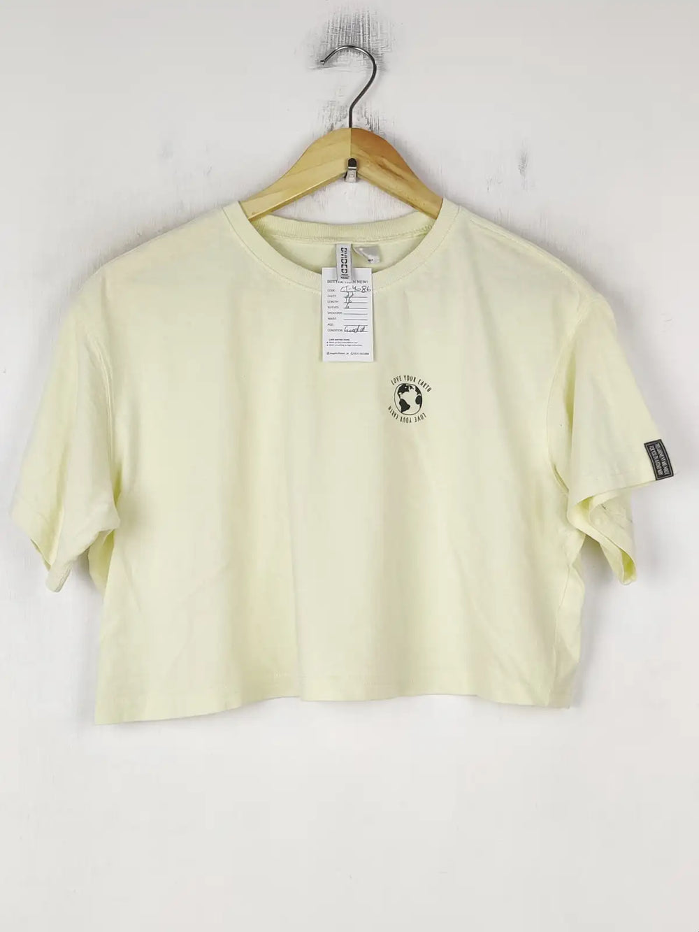 Buy online pre-used pre-loved 100% authentic & Original branded H&M (CT-4086) available in Pakistan. Top international brands avilable.