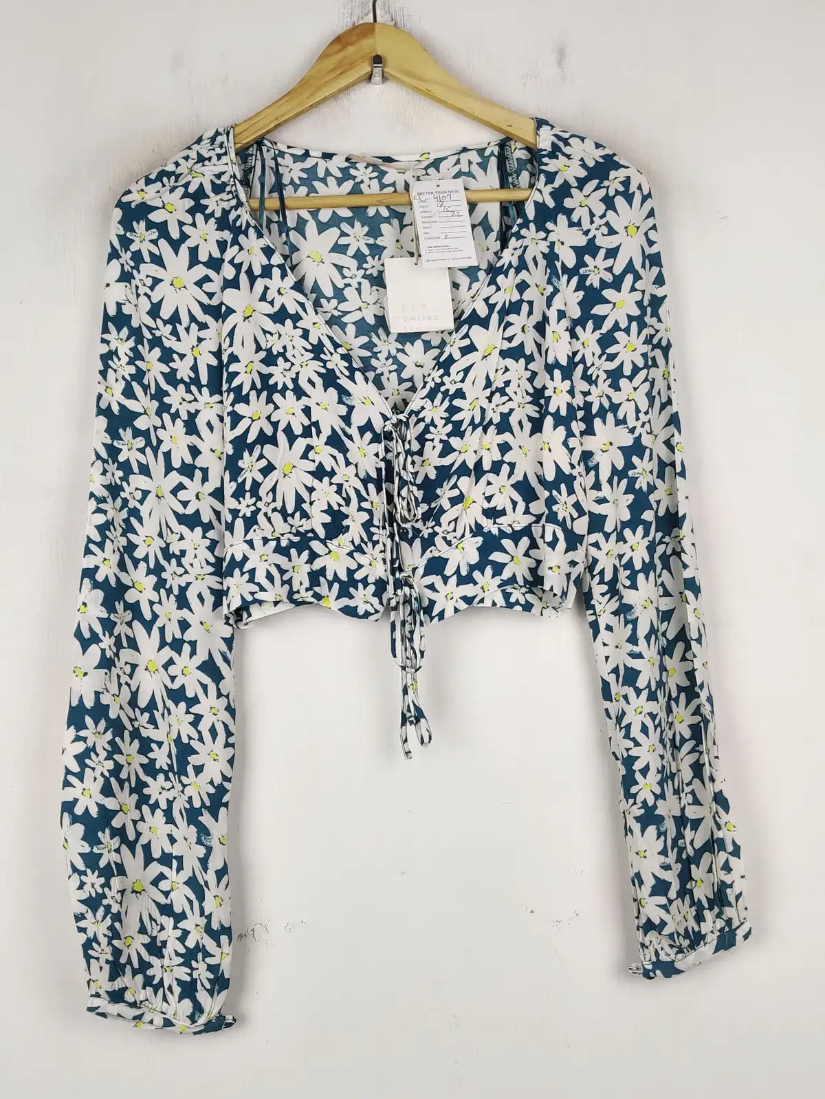 Buy online pre-used pre-loved 100% authentic & Original branded Zara (CT-4107) available in Pakistan. Top international brands avilable.