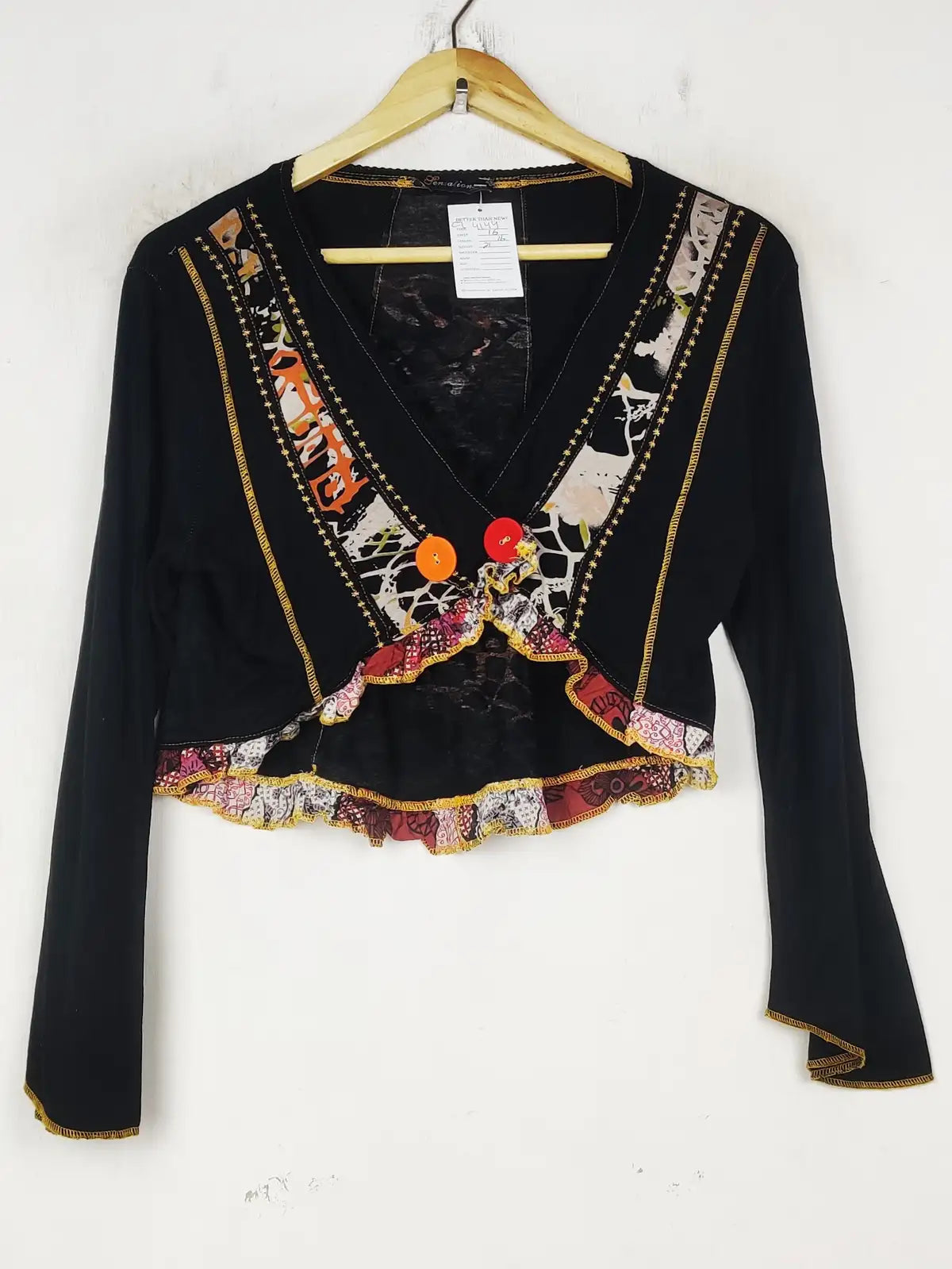 Buy online pre-used pre-loved 100% authentic & Original branded Selection (CT-4144) available in Pakistan. Top international brands avilable.