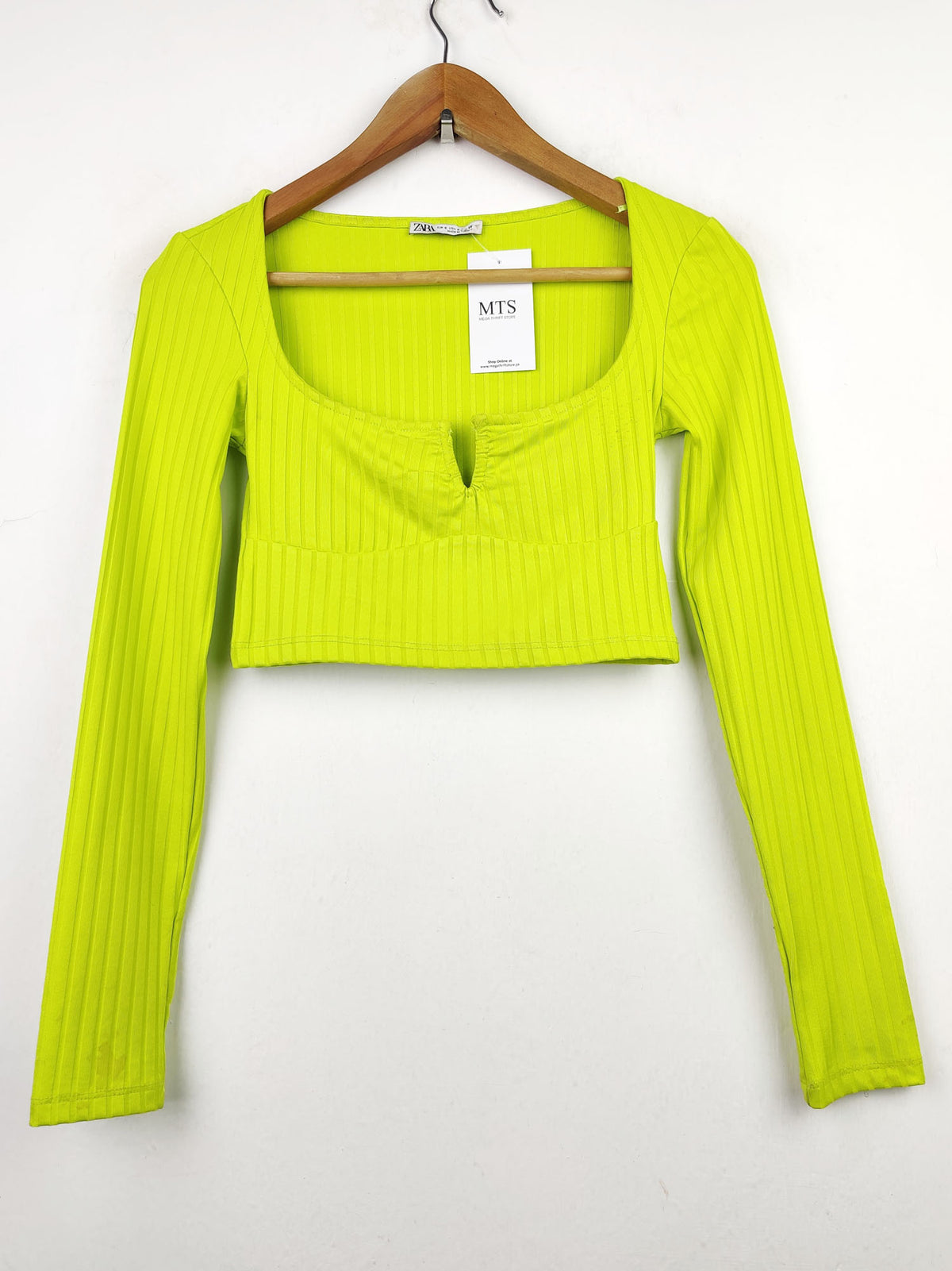 Buy online pre-used pre-loved 100% authentic & Original branded Zara (CT-416) available in Pakistan. Top international brands avilable.