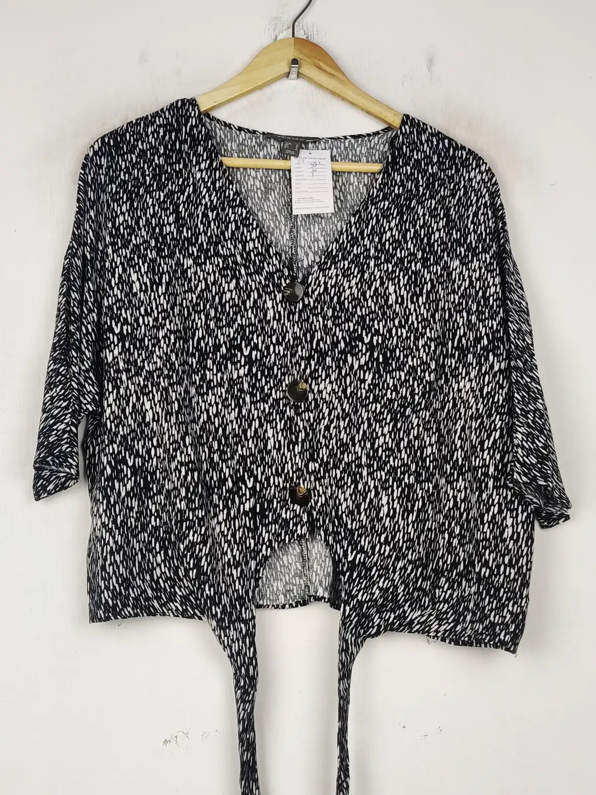 Buy online pre-used pre-loved 100% authentic & Original branded Primark (CT-4182) available in Pakistan. Top international brands avilable.