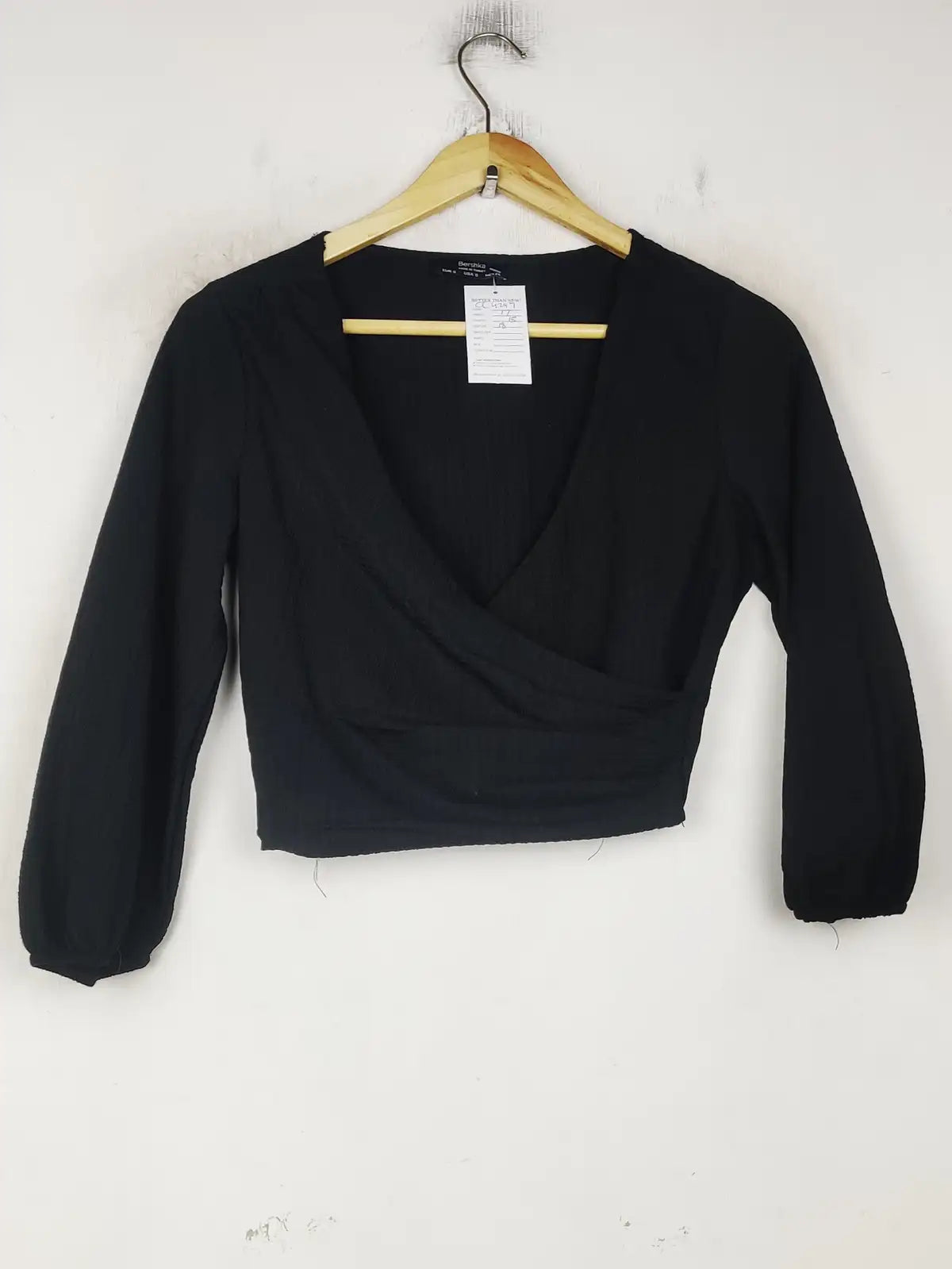 Buy online pre-used pre-loved 100% authentic & Original branded Bershka (CT-4247) available in Pakistan. Top international brands avilable.