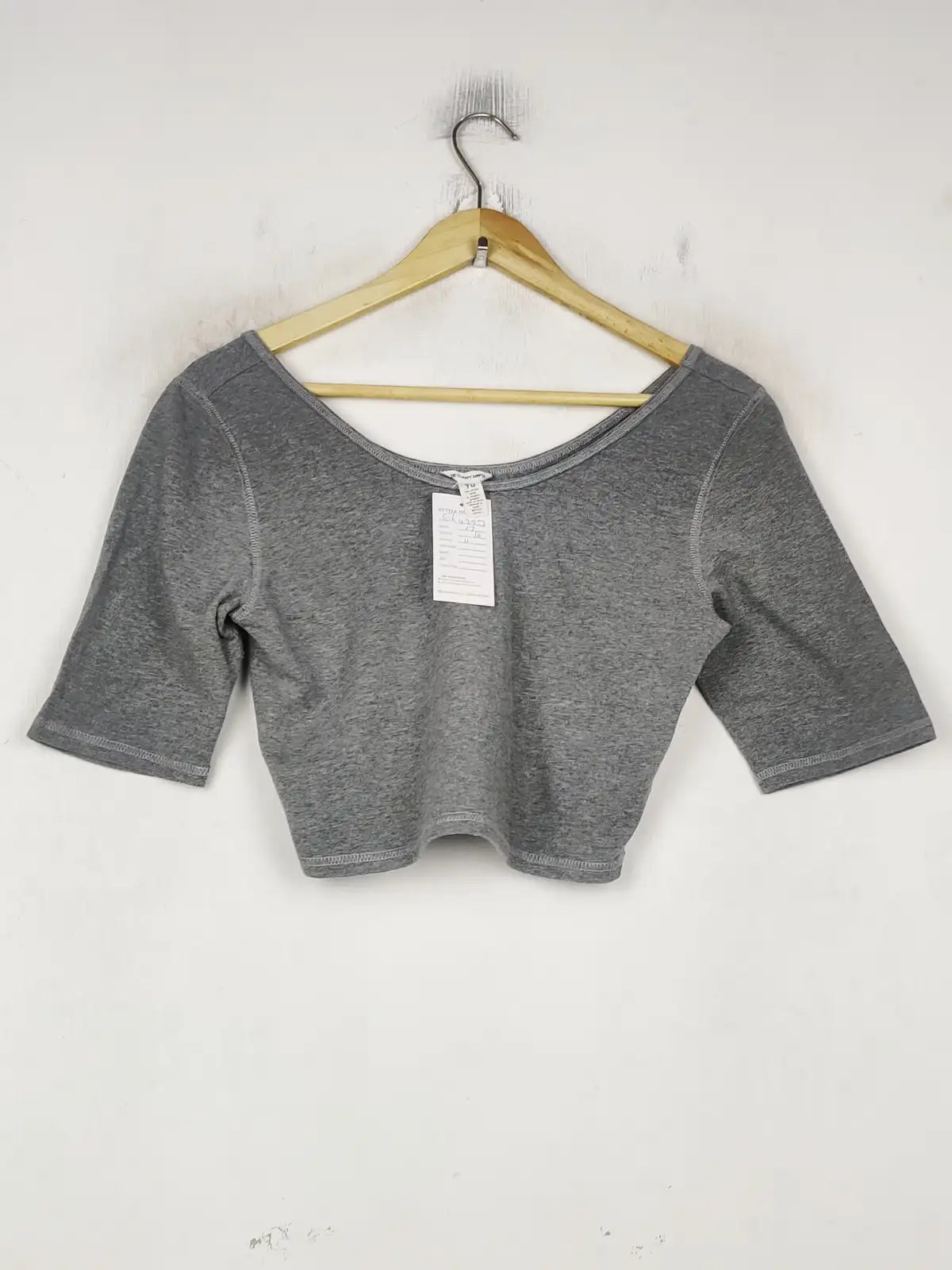 Buy online pre-used pre-loved 100% authentic & Original branded Unknown Brand (CT-4257) available in Pakistan. Top international brands avilable.