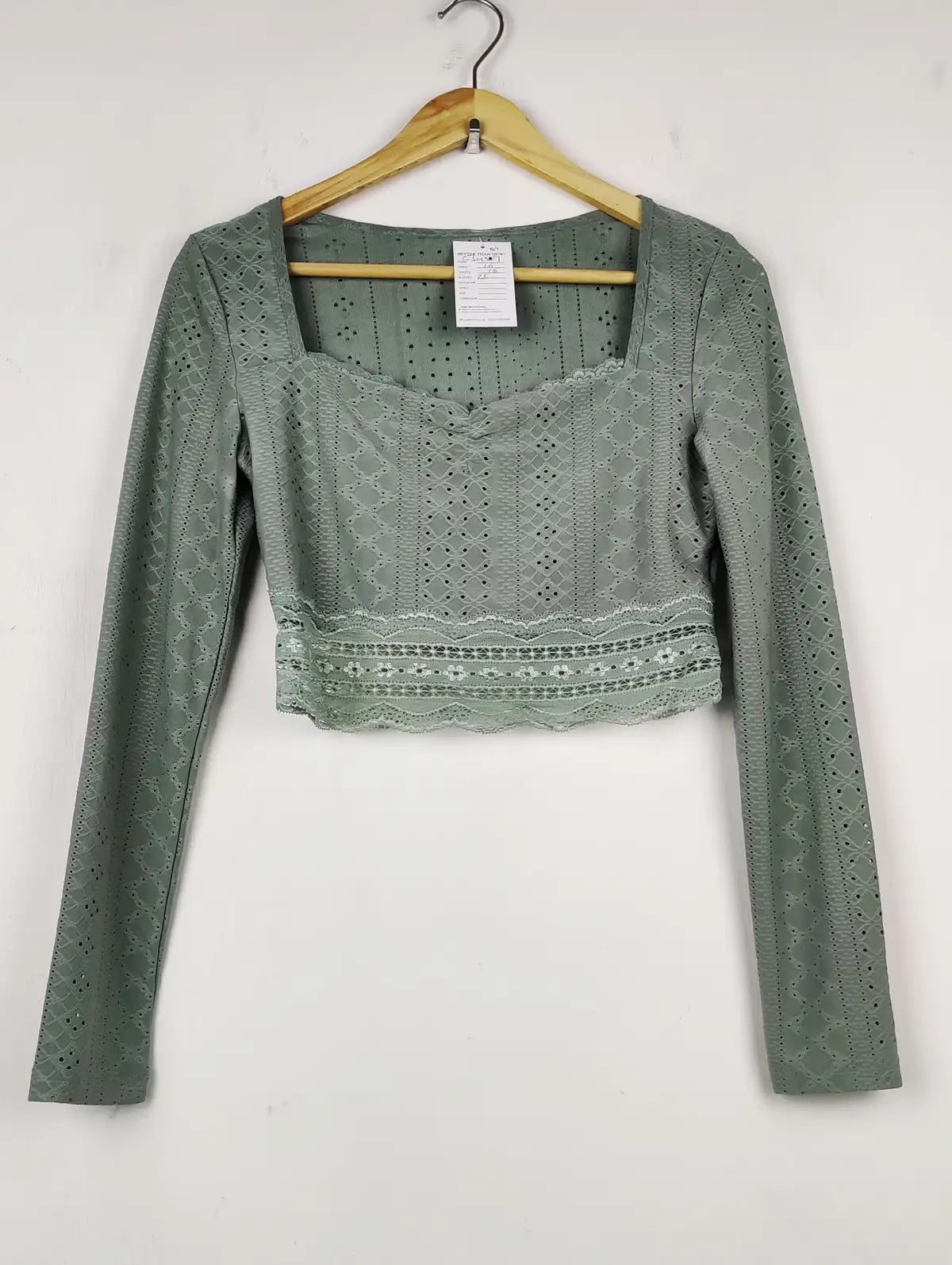 Buy online pre-used pre-loved 100% authentic & Original branded Unknown Brand (CT-4357) available in Pakistan. Top international brands avilable.