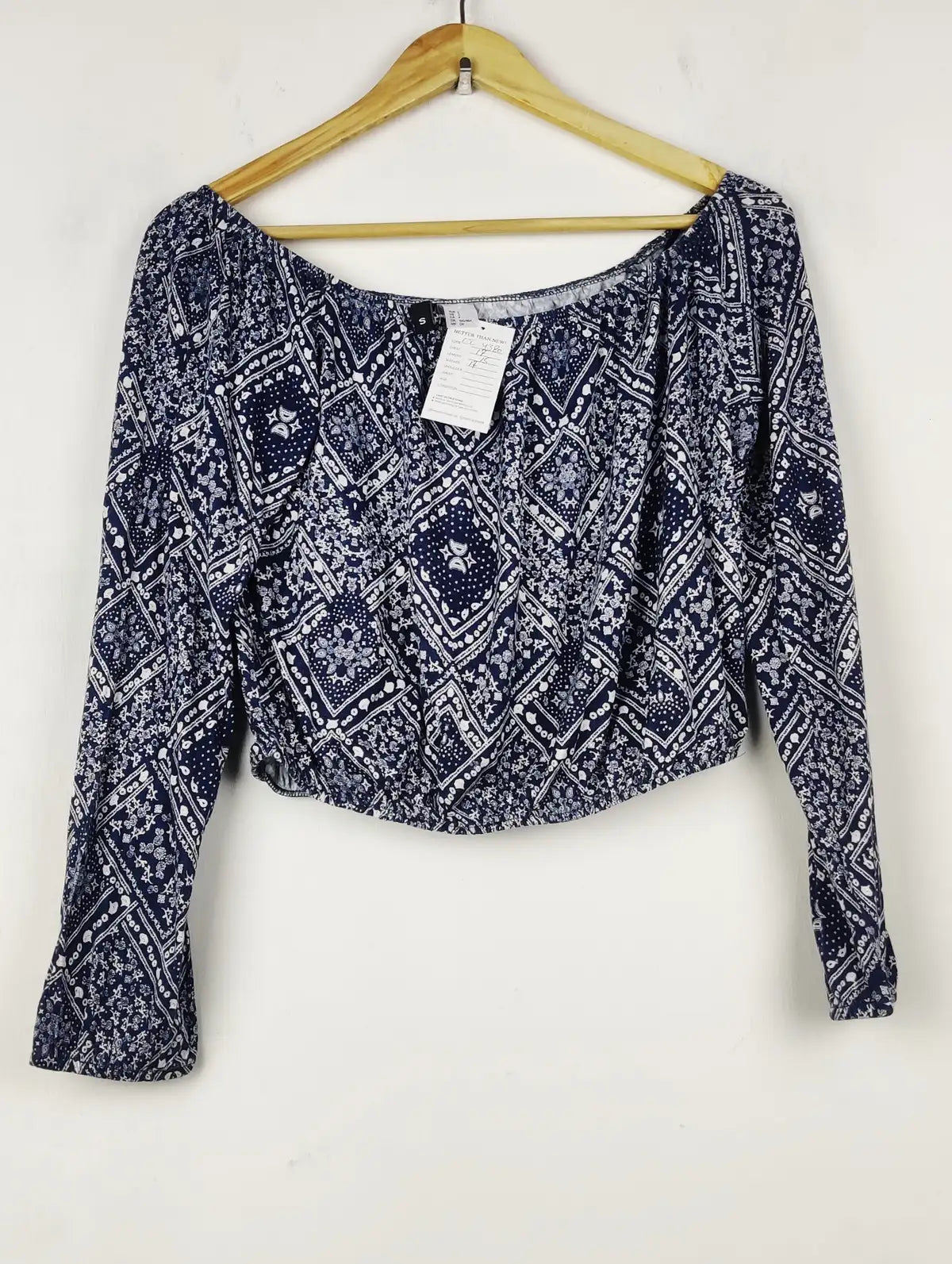 Buy online pre-used pre-loved 100% authentic & Original branded H&M (CT-4380) available in Pakistan. Top international brands avilable.