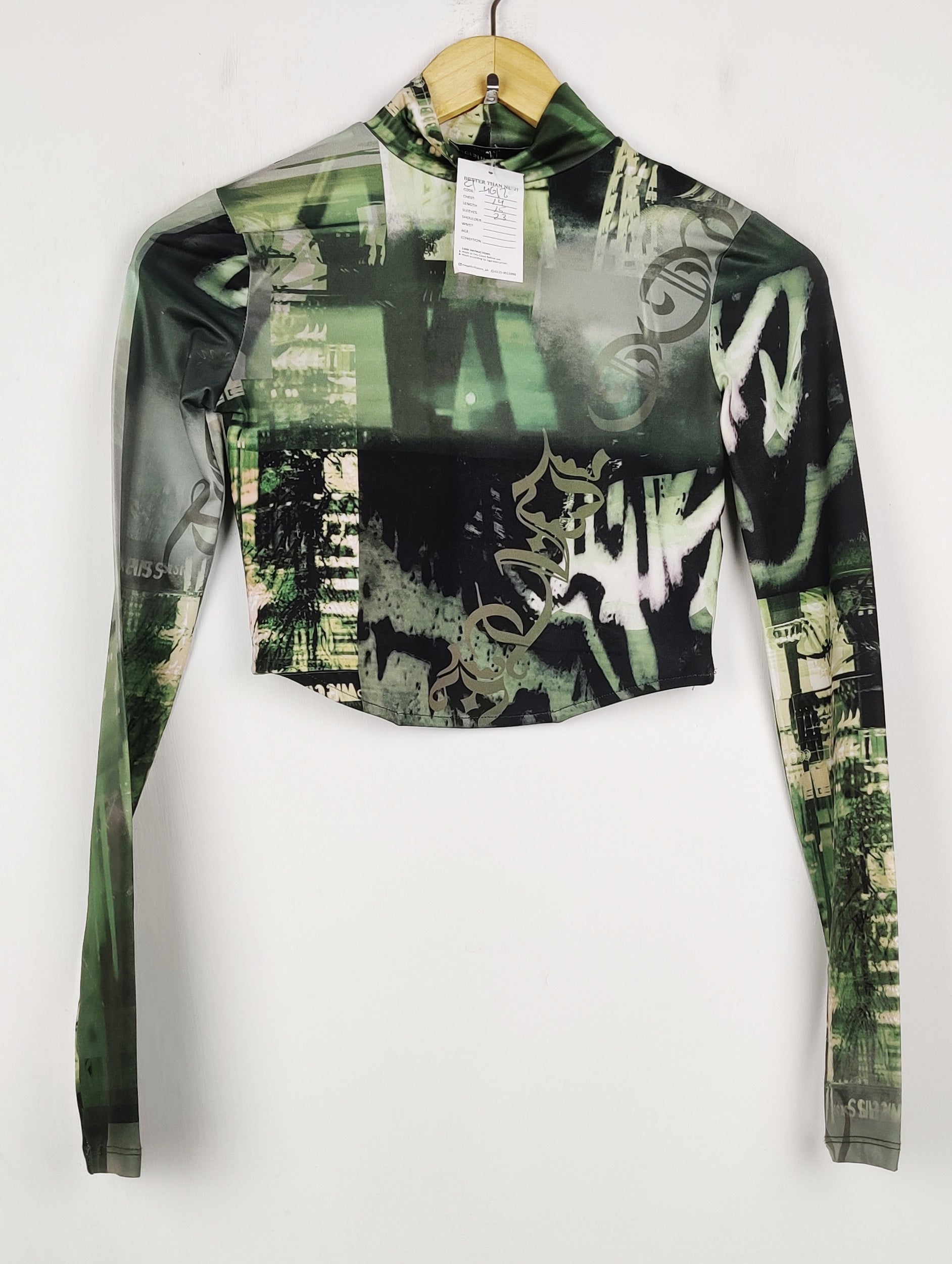 Buy online pre-used pre-loved 100% authentic & Original branded Bershka (CT-4612) available in Pakistan. Top international brands avilable.