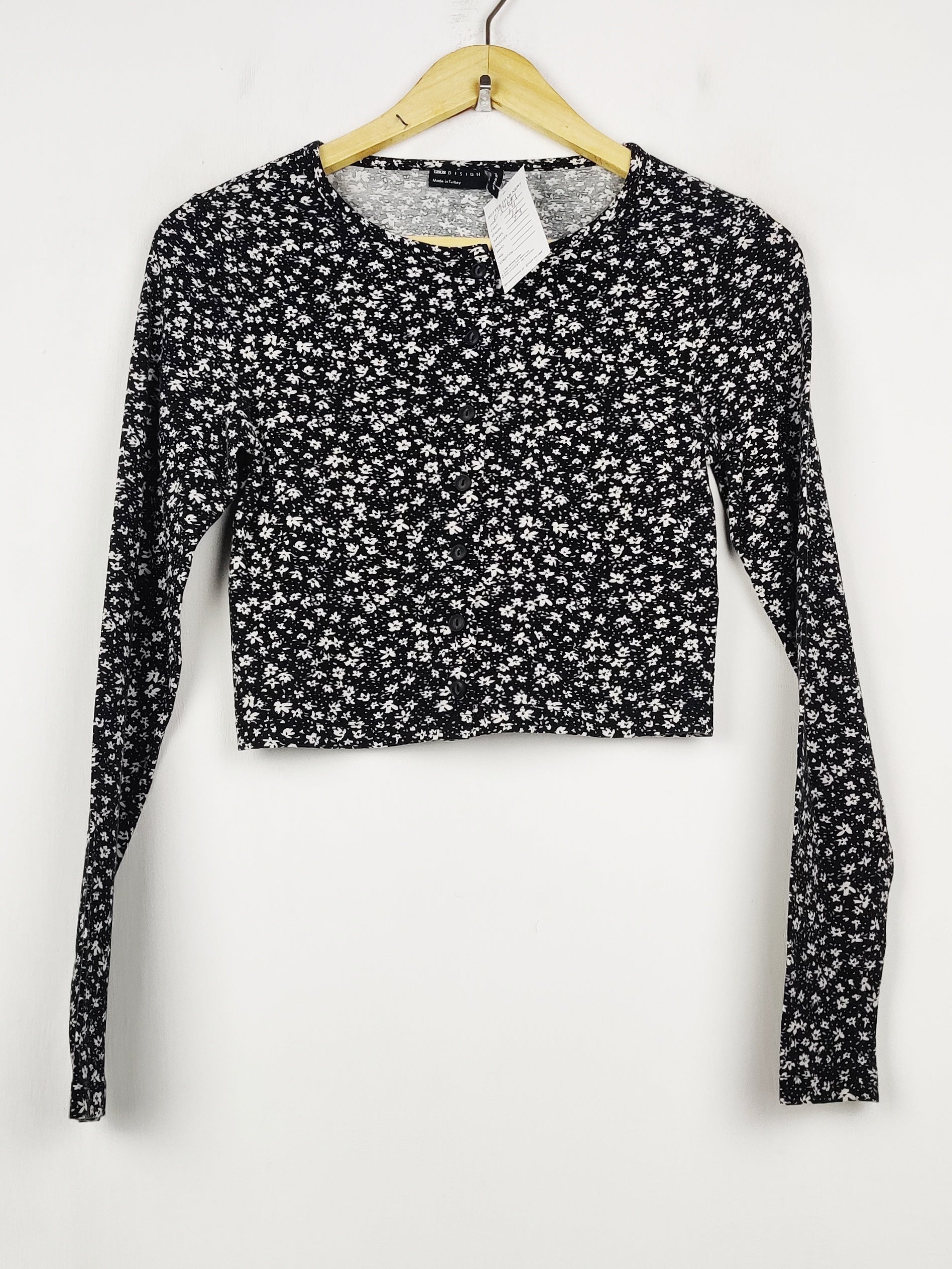 Buy online pre-used pre-loved 100% authentic & Original branded Asos (CT-4637) available in Pakistan. Top international brands avilable.