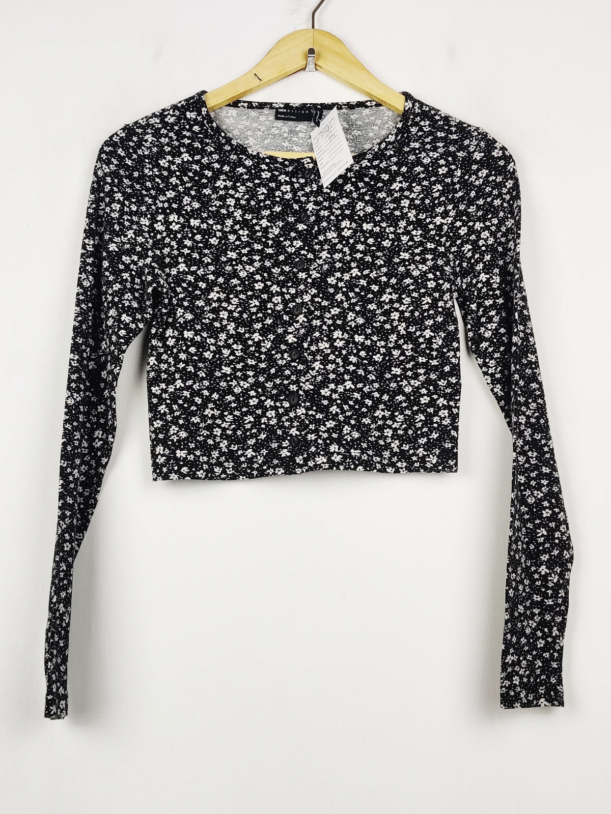 Buy online pre-used pre-loved 100% authentic & Original branded Asos (CT-4637) available in Pakistan. Top international brands avilable.