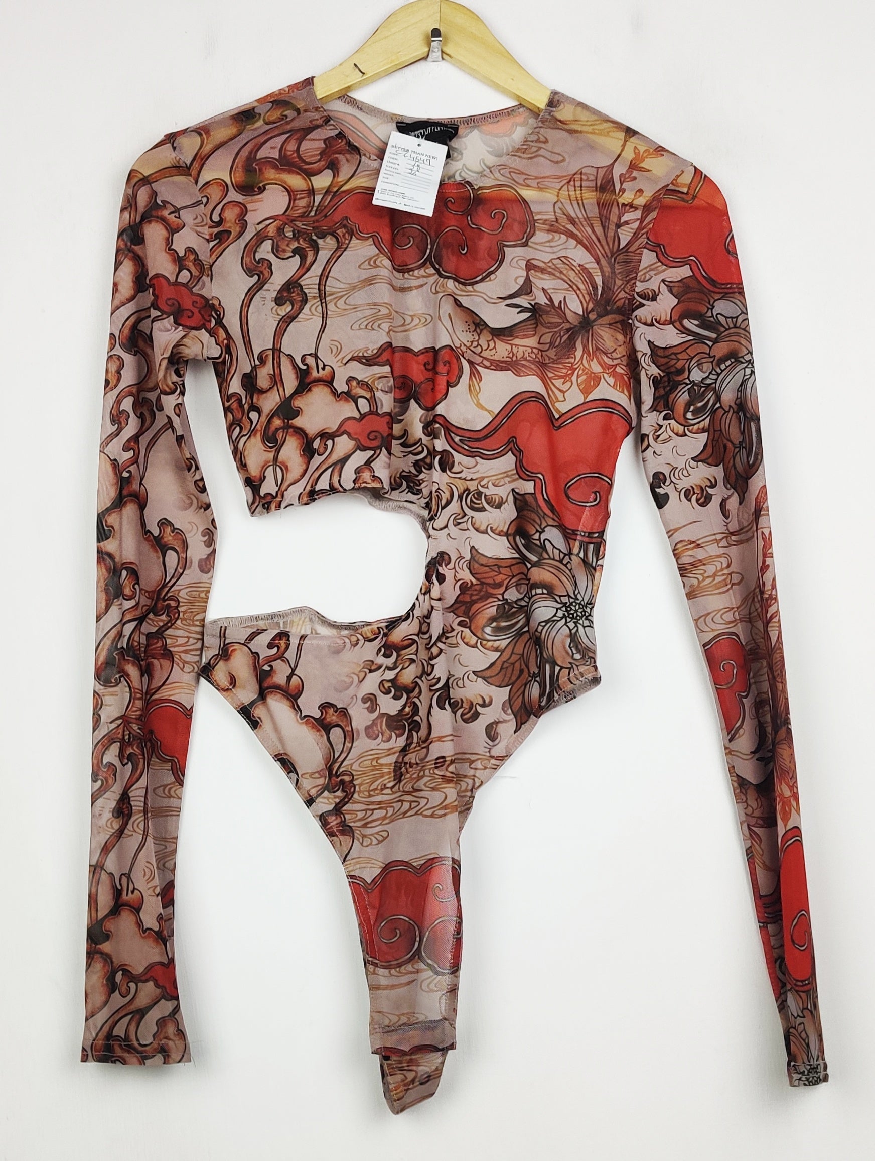 Buy online pre-used pre-loved 100% authentic & Original branded Prettylittlething (CT-4647) available in Pakistan. Top international brands avilable.
