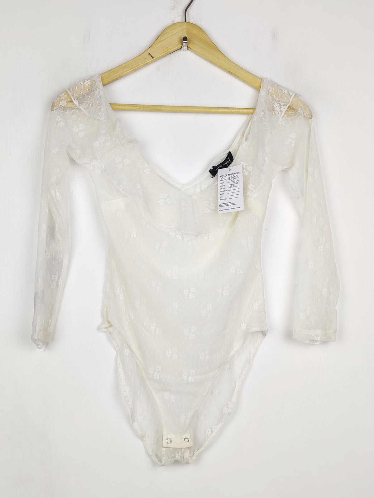 Buy online pre-used pre-loved 100% authentic & Original branded New Look (CT-4654) available in Pakistan. Top international brands avilable.