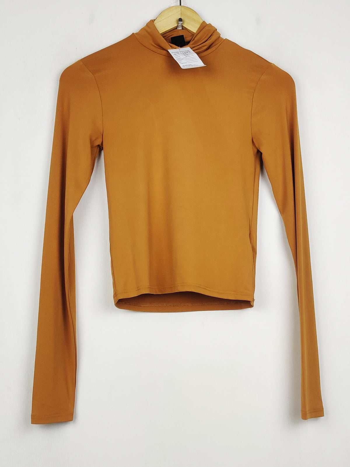 Buy online pre-used pre-loved 100% authentic & Original branded Urban Outfitters (CT-4659) available in Pakistan. Top international brands avilable.