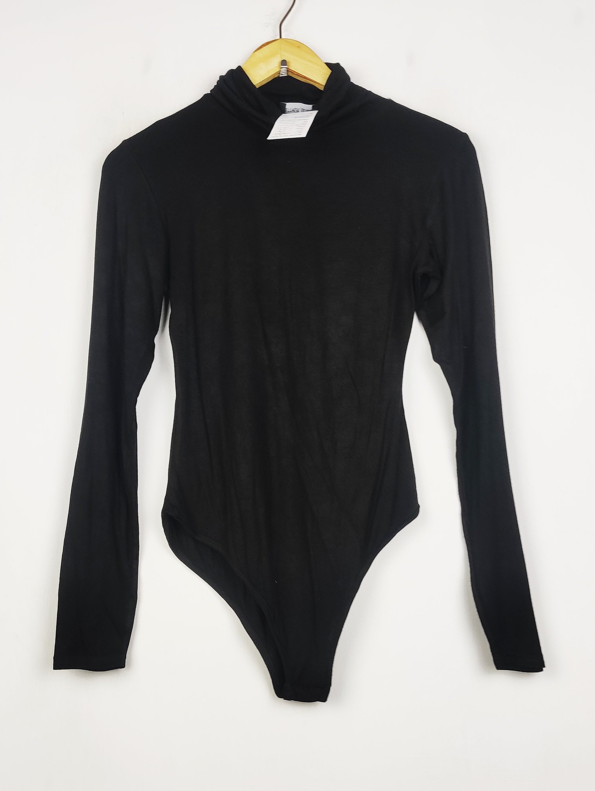 Buy online pre-used pre-loved 100% authentic & Original branded Prettylittlething (CT-4683) available in Pakistan. Top international brands avilable.