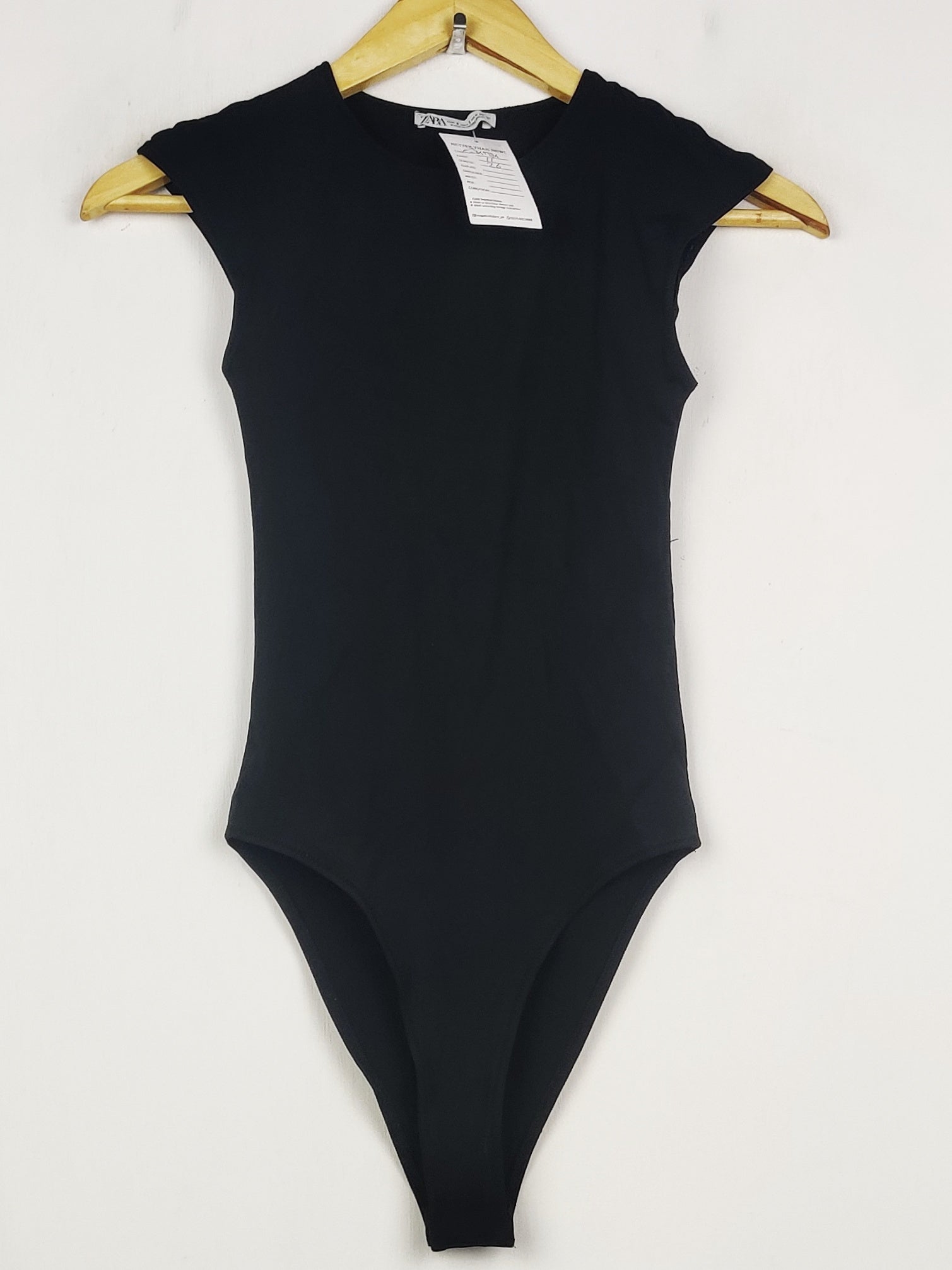Buy online pre-used pre-loved 100% authentic & Original branded Zara (CT-4714) available in Pakistan. Top international brands avilable.