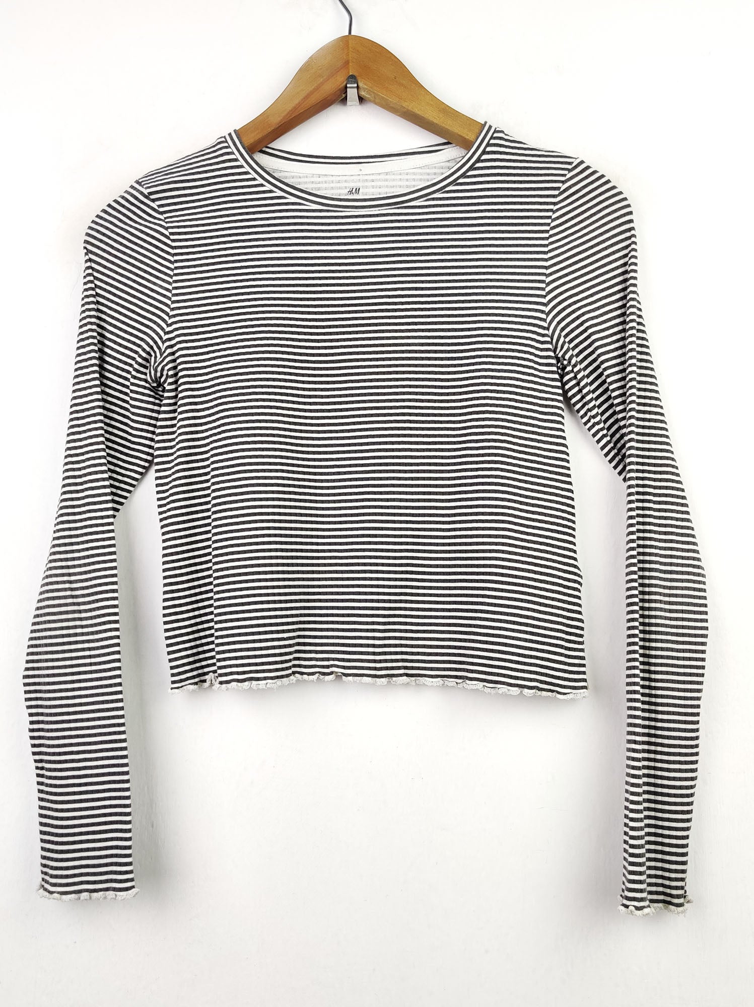 Buy online pre-used pre-loved 100% authentic & Original branded H&M (CT-473) available in Pakistan. Top international brands avilable.
