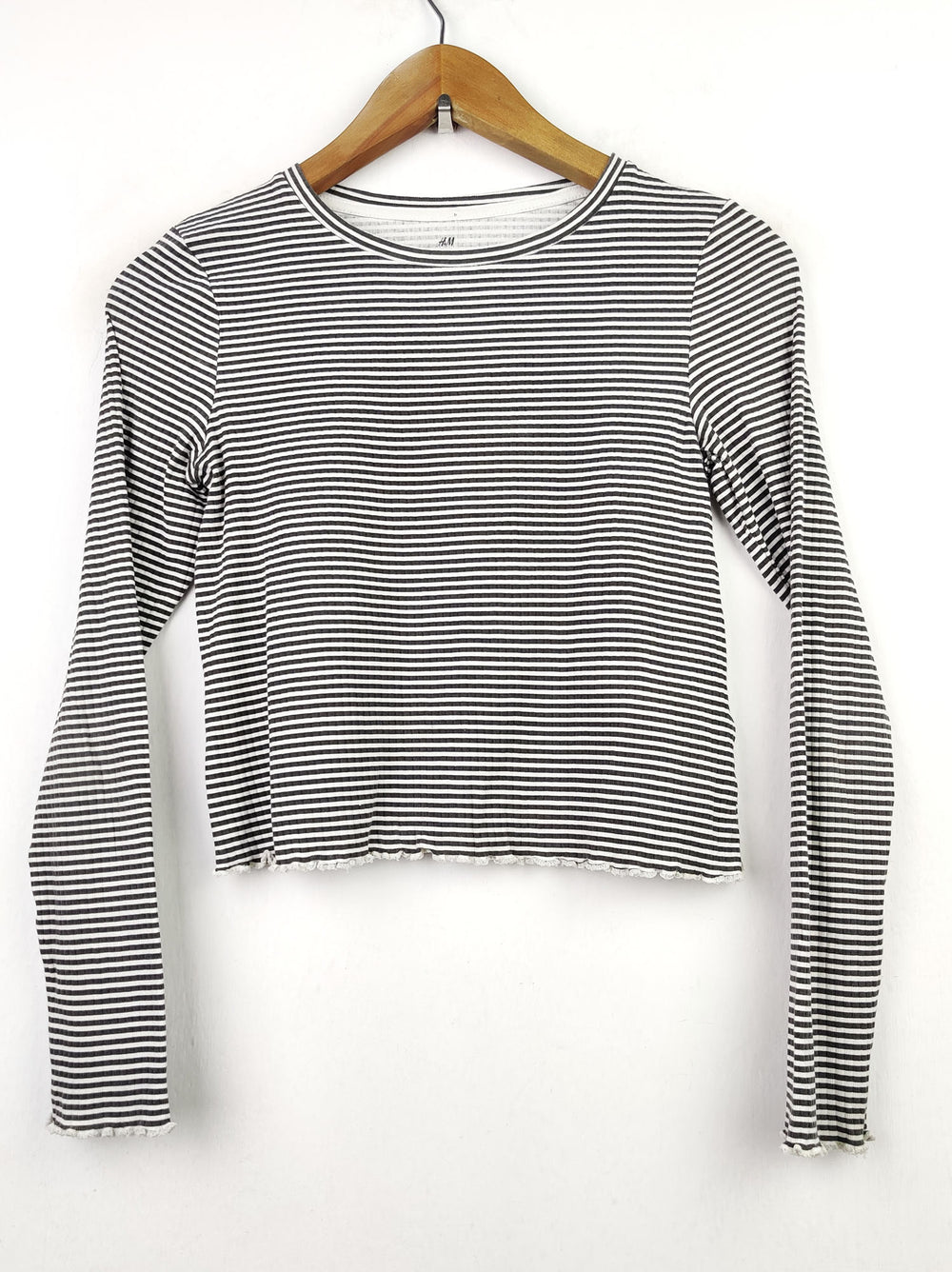 Buy online pre-used pre-loved 100% authentic & Original branded H&M (CT-473) available in Pakistan. Top international brands avilable.
