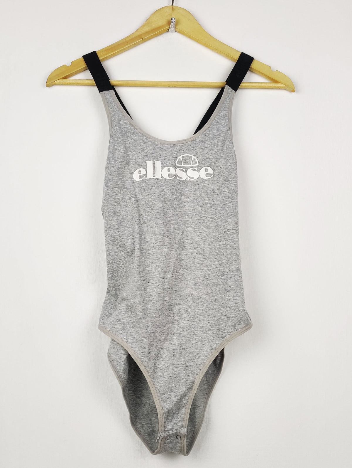 Buy online pre-used pre-loved 100% authentic & Original branded Ellesse (CT-4762) available in Pakistan. Top international brands avilable.