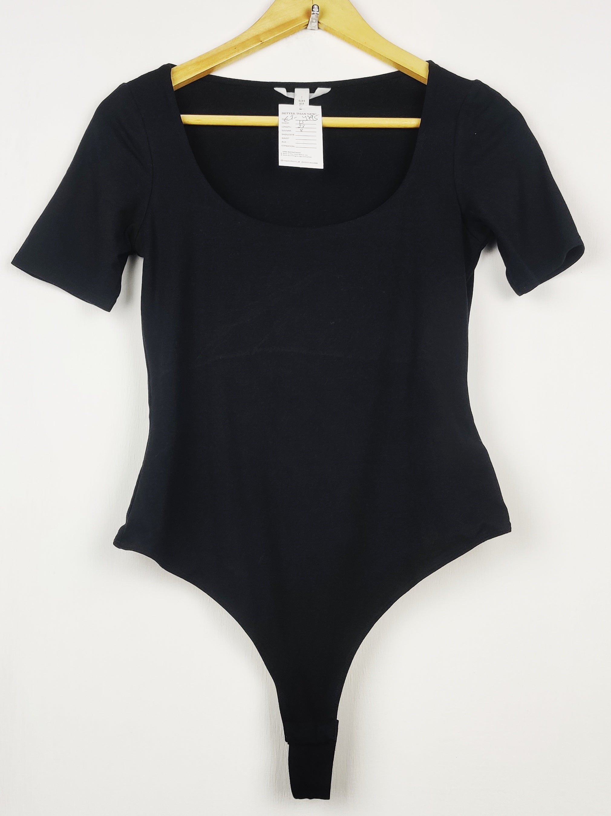 Buy online pre-used pre-loved 100% authentic & Original branded H&M (CT-4795) available in Pakistan. Top international brands avilable.