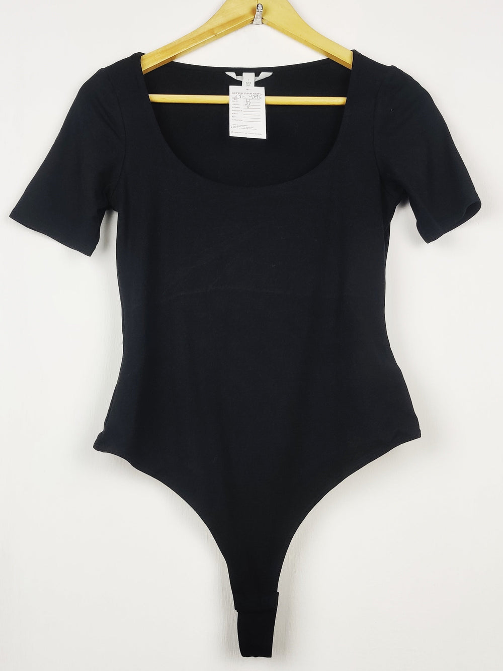 Buy online pre-used pre-loved 100% authentic & Original branded H&M (CT-4795) available in Pakistan. Top international brands avilable.