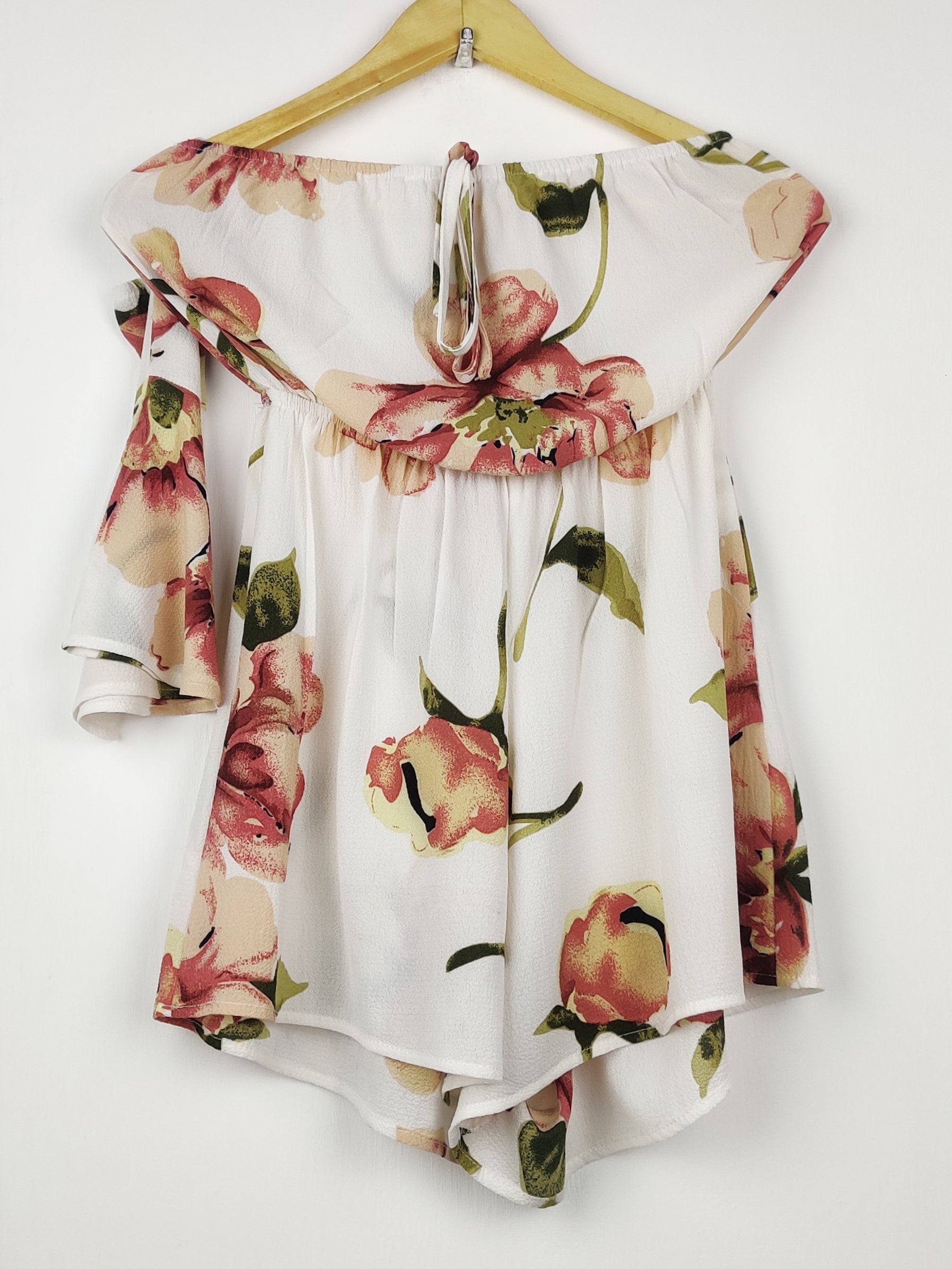 Buy online pre-used pre-loved 100% authentic & Original branded Unknown Brand (CT-4803) available in Pakistan. Top international brands avilable.