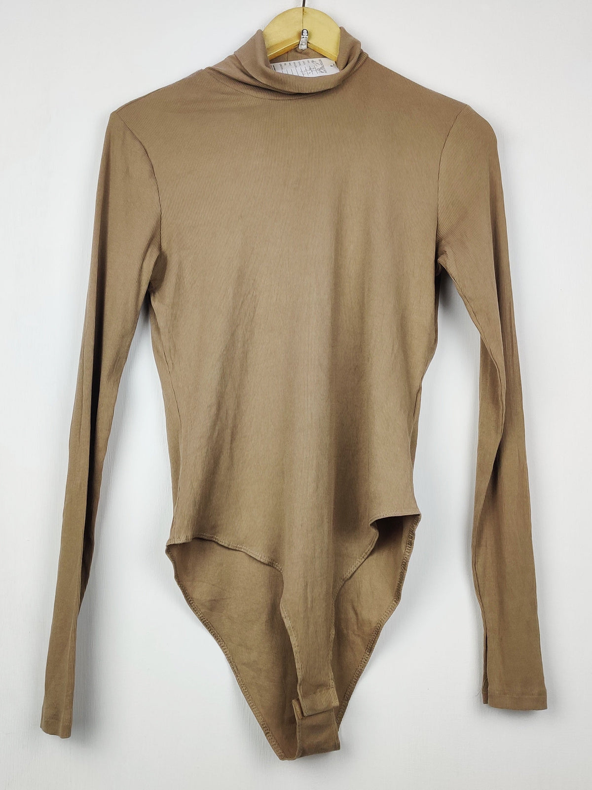 Buy online pre-used pre-loved 100% authentic & Original branded H&M (CT-4809) available in Pakistan. Top international brands avilable.