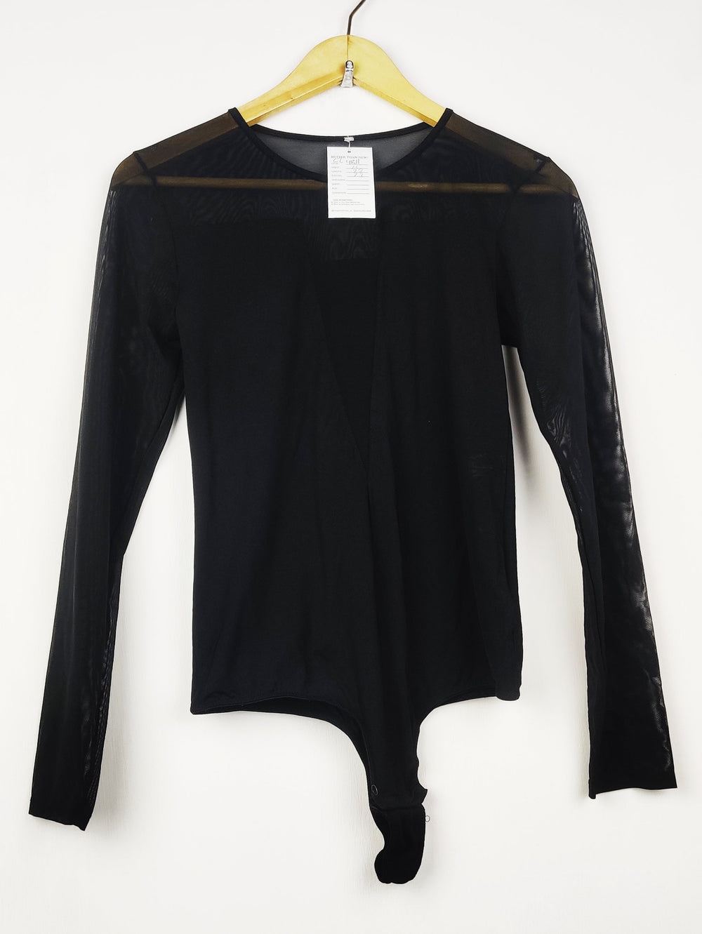 Buy online pre-used pre-loved 100% authentic & Original branded Unknown Brand (CT-4811) available in Pakistan. Top international brands avilable.