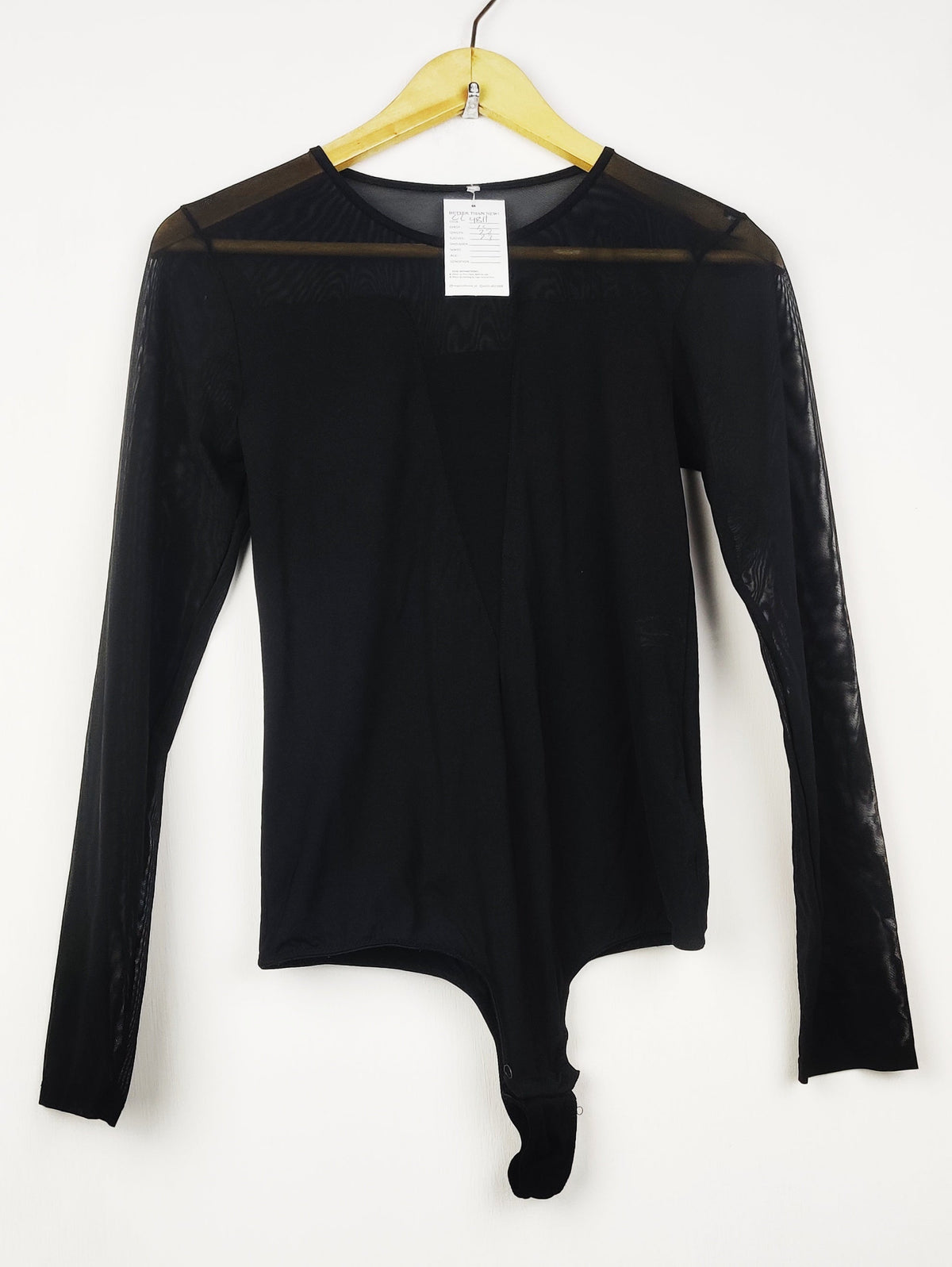 Buy online pre-used pre-loved 100% authentic & Original branded Unknown Brand (CT-4811) available in Pakistan. Top international brands avilable.