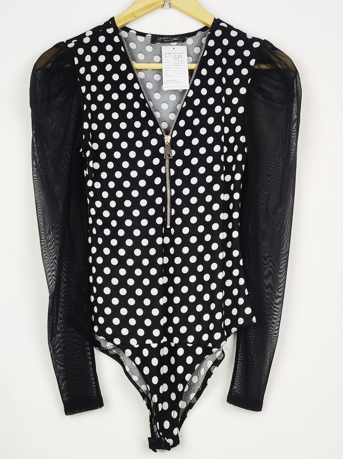 Buy online pre-used pre-loved 100% authentic & Original branded In Vogue (CT-4839) available in Pakistan. Top international brands avilable.