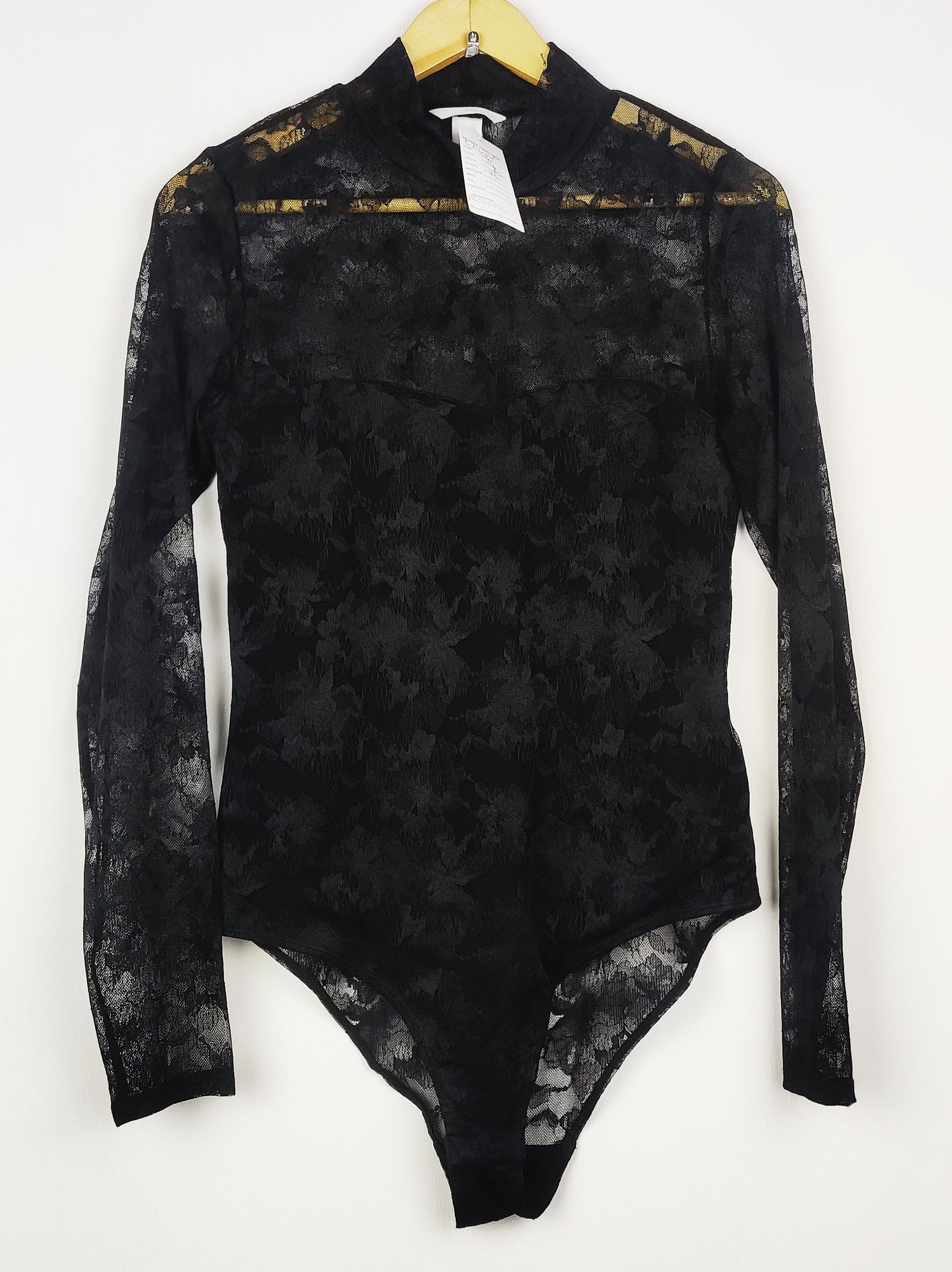 Buy online pre-used pre-loved 100% authentic & Original branded H&M (CT-4841) available in Pakistan. Top international brands avilable.