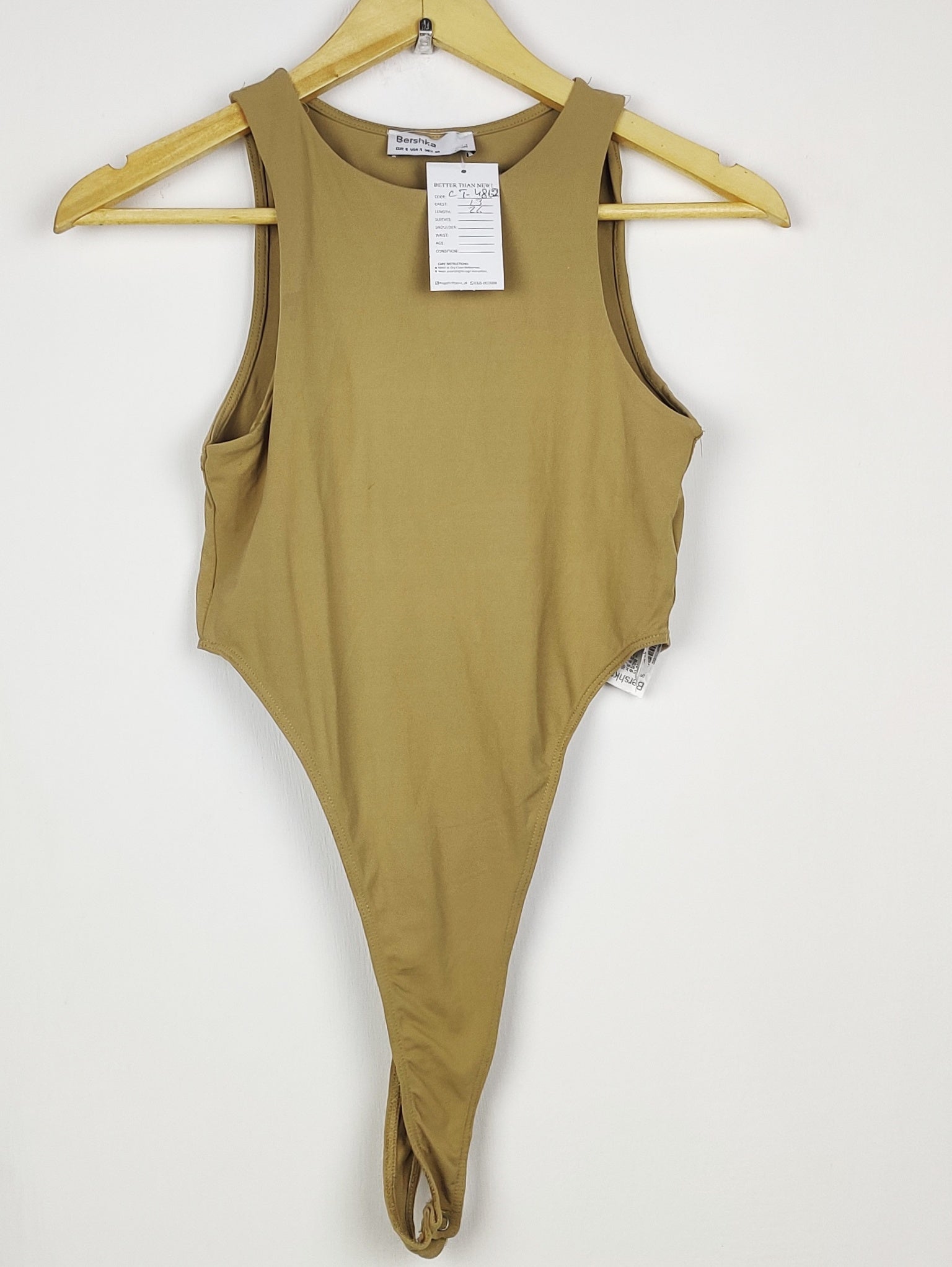 Buy online pre-used pre-loved 100% authentic & Original branded Bershka (CT-4862) available in Pakistan. Top international brands avilable.