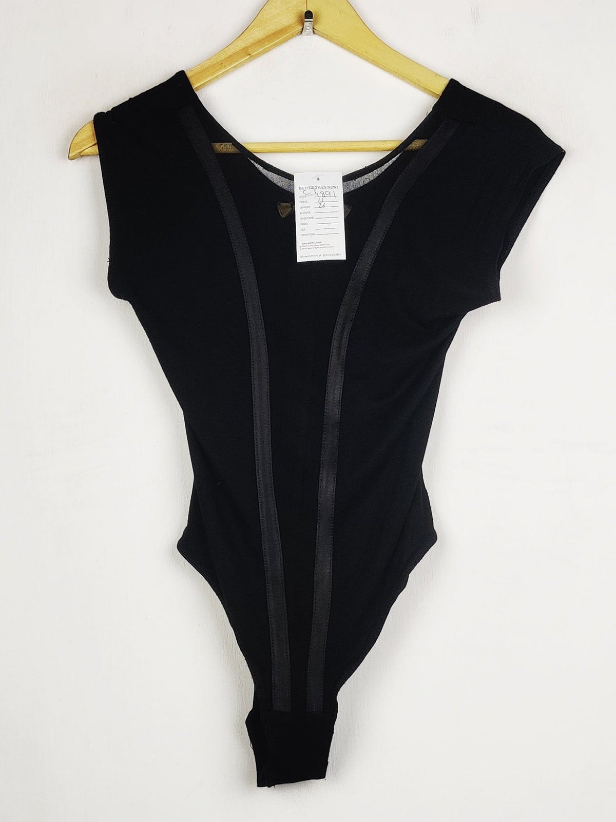 Buy online pre-used pre-loved 100% authentic & Original branded Unknown Brand (CT-4891) available in Pakistan. Top international brands avilable.