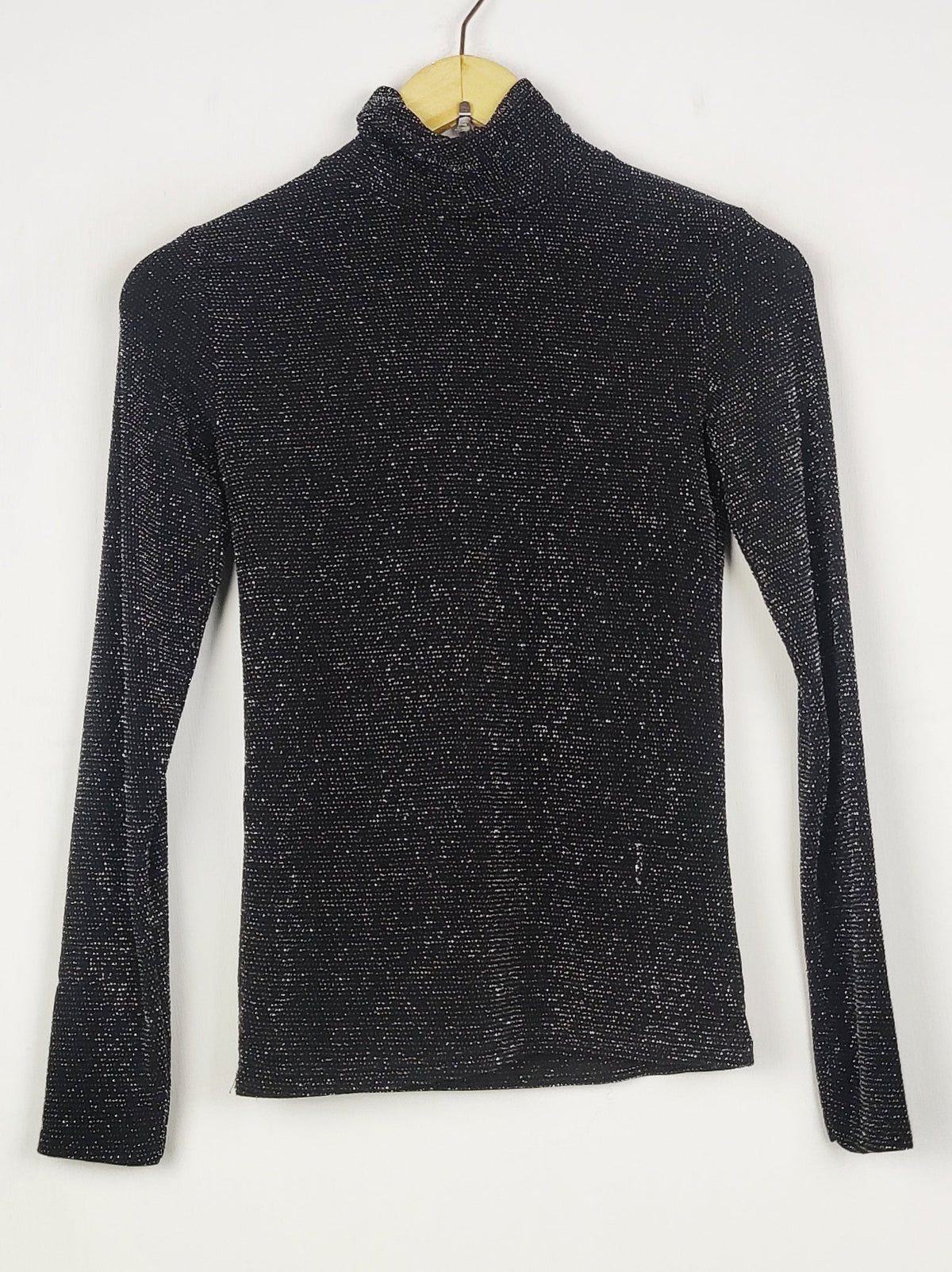 Buy online pre-used pre-loved 100% authentic & Original branded Unknown Brand (CT-4901) available in Pakistan. Top international brands avilable.