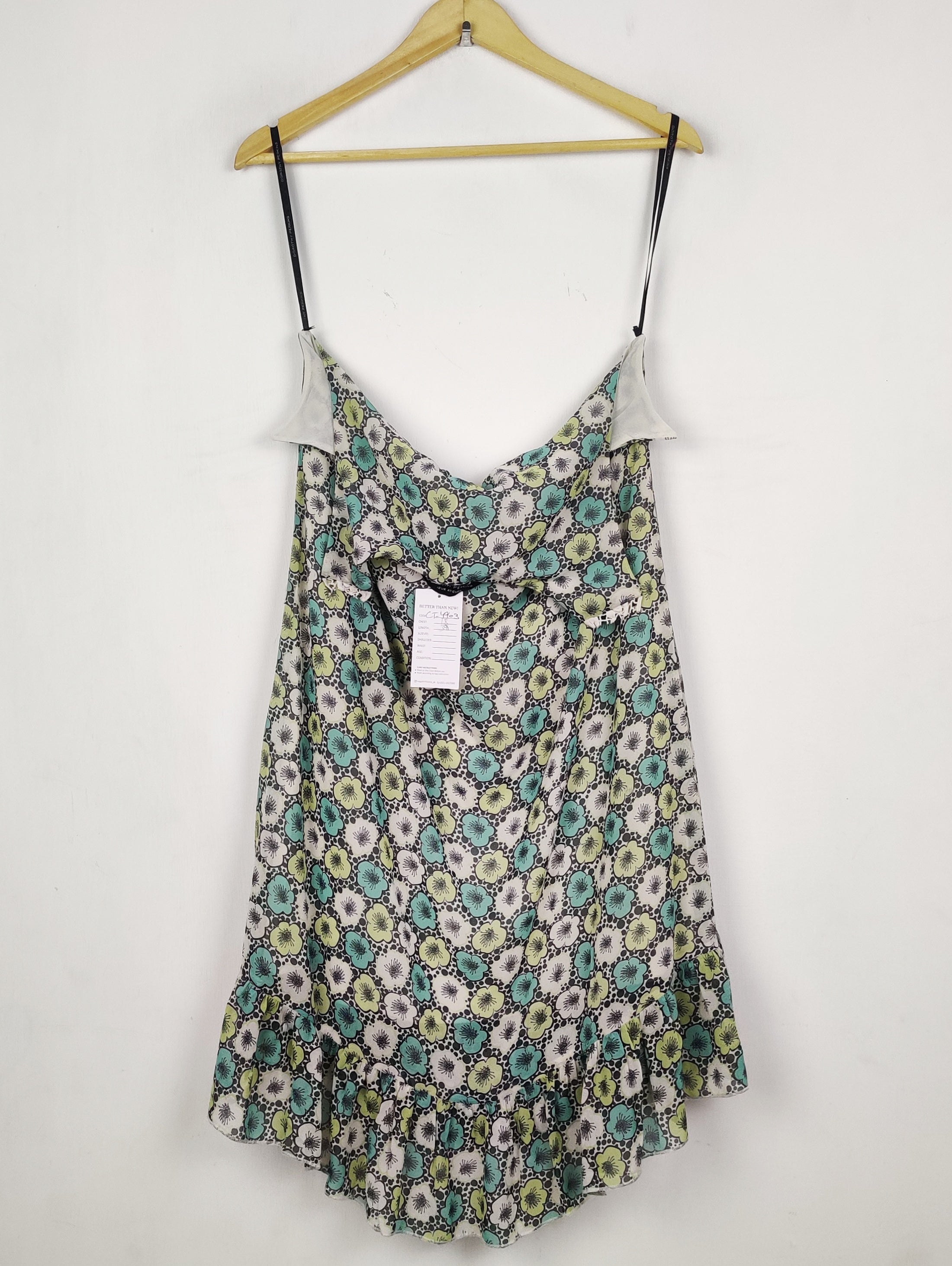 Buy online pre-used pre-loved 100% authentic & Original branded Dorothy Perkins (CT-4903) available in Pakistan. Top international brands avilable.